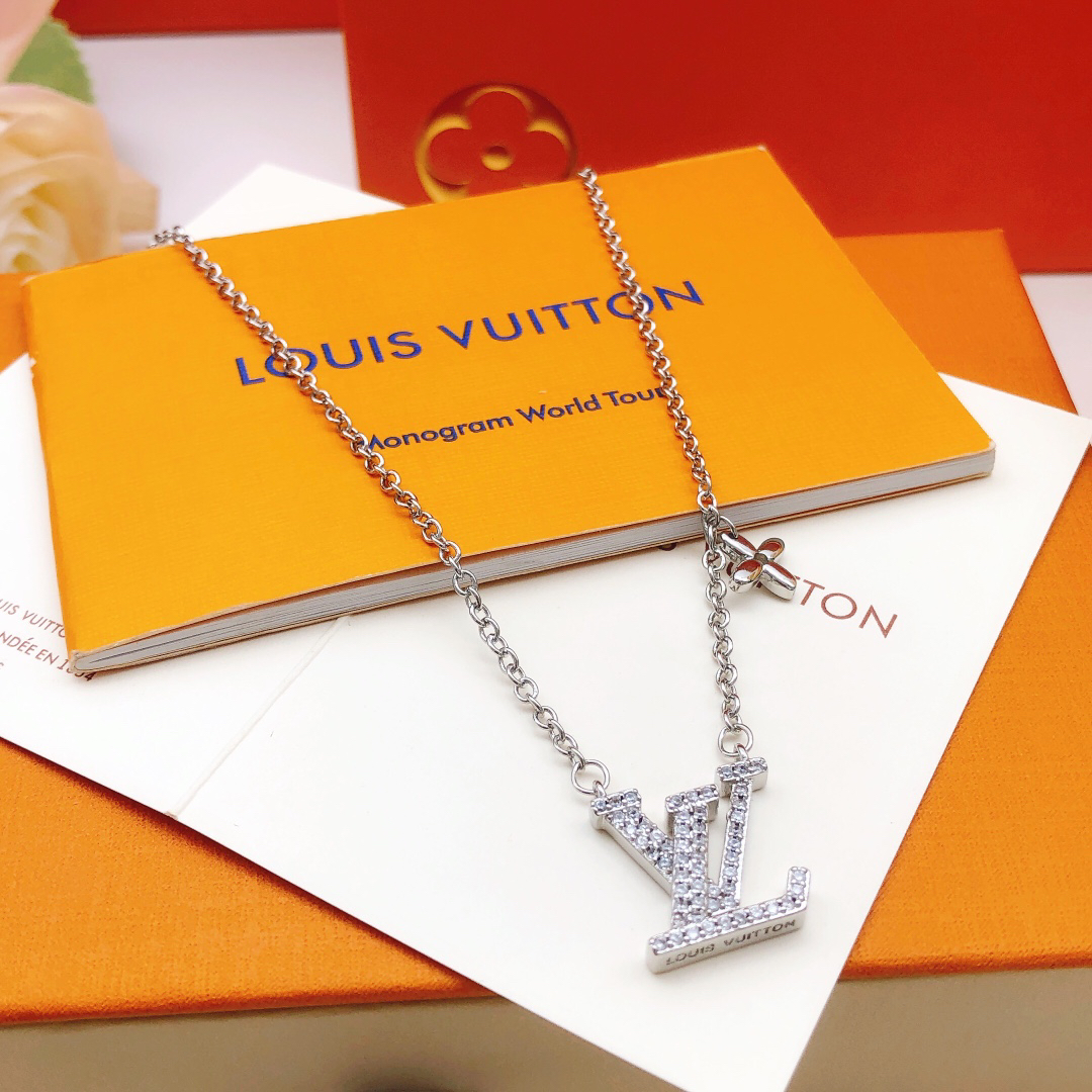 LV necklace-67
