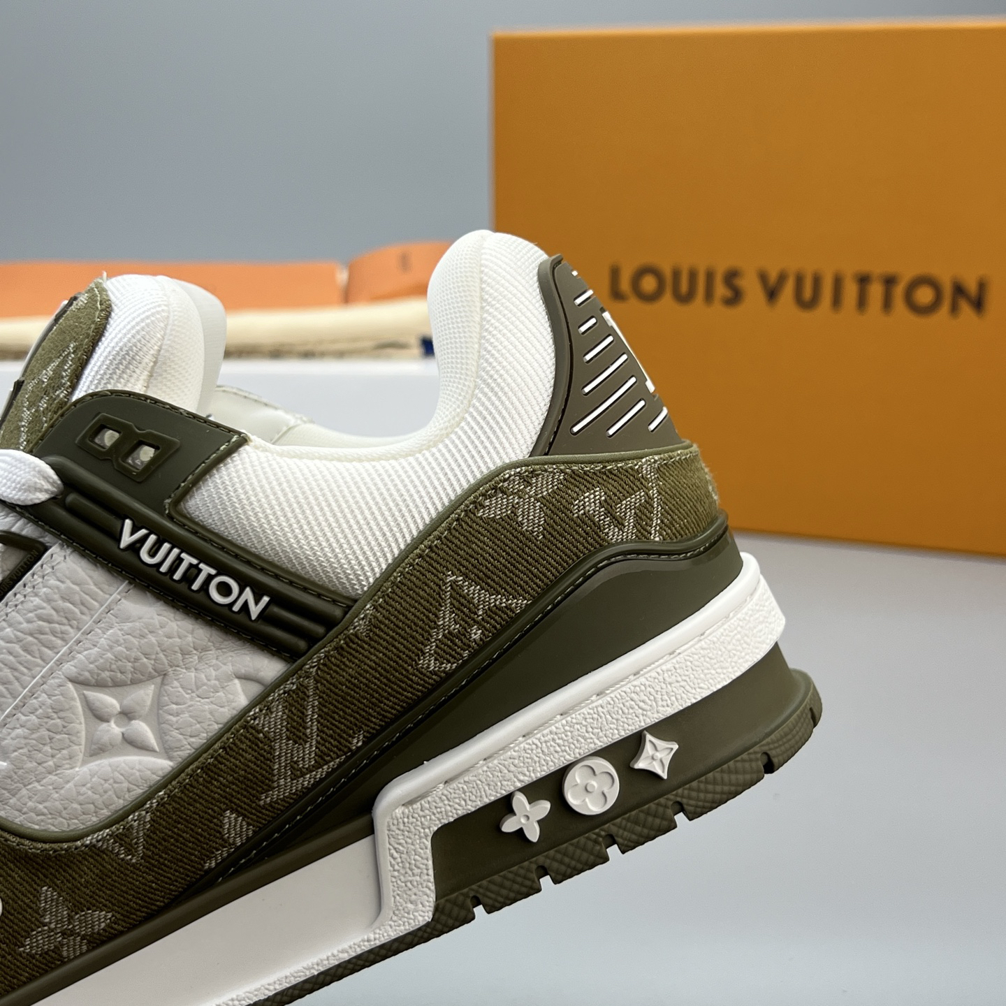Lv Sneakers-135