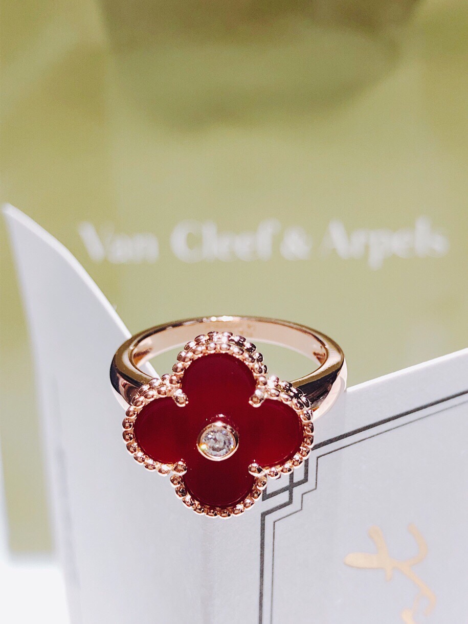 Van Cleef & Arpels ring-75