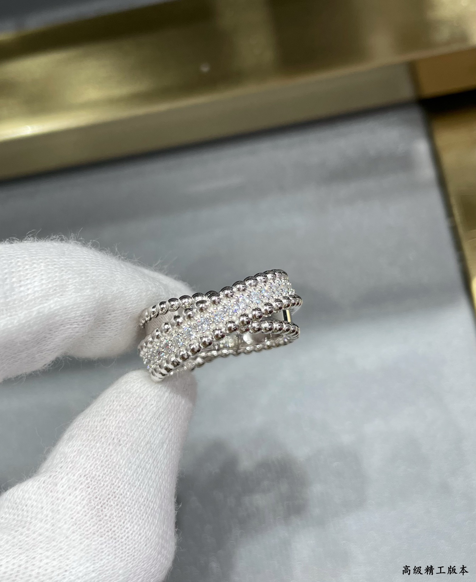 Van Cleef & Arpels ring-99