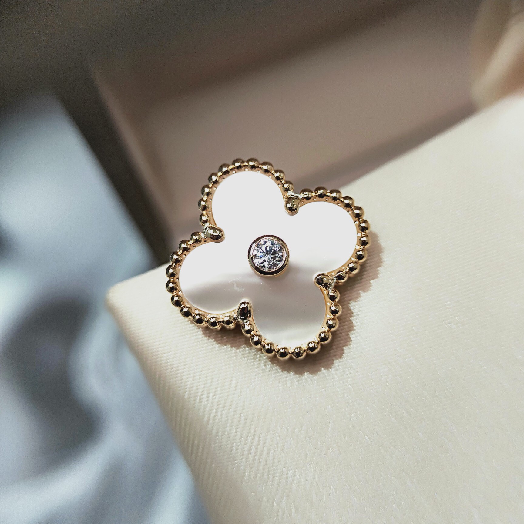 Van Cleef & Arpels earring-113