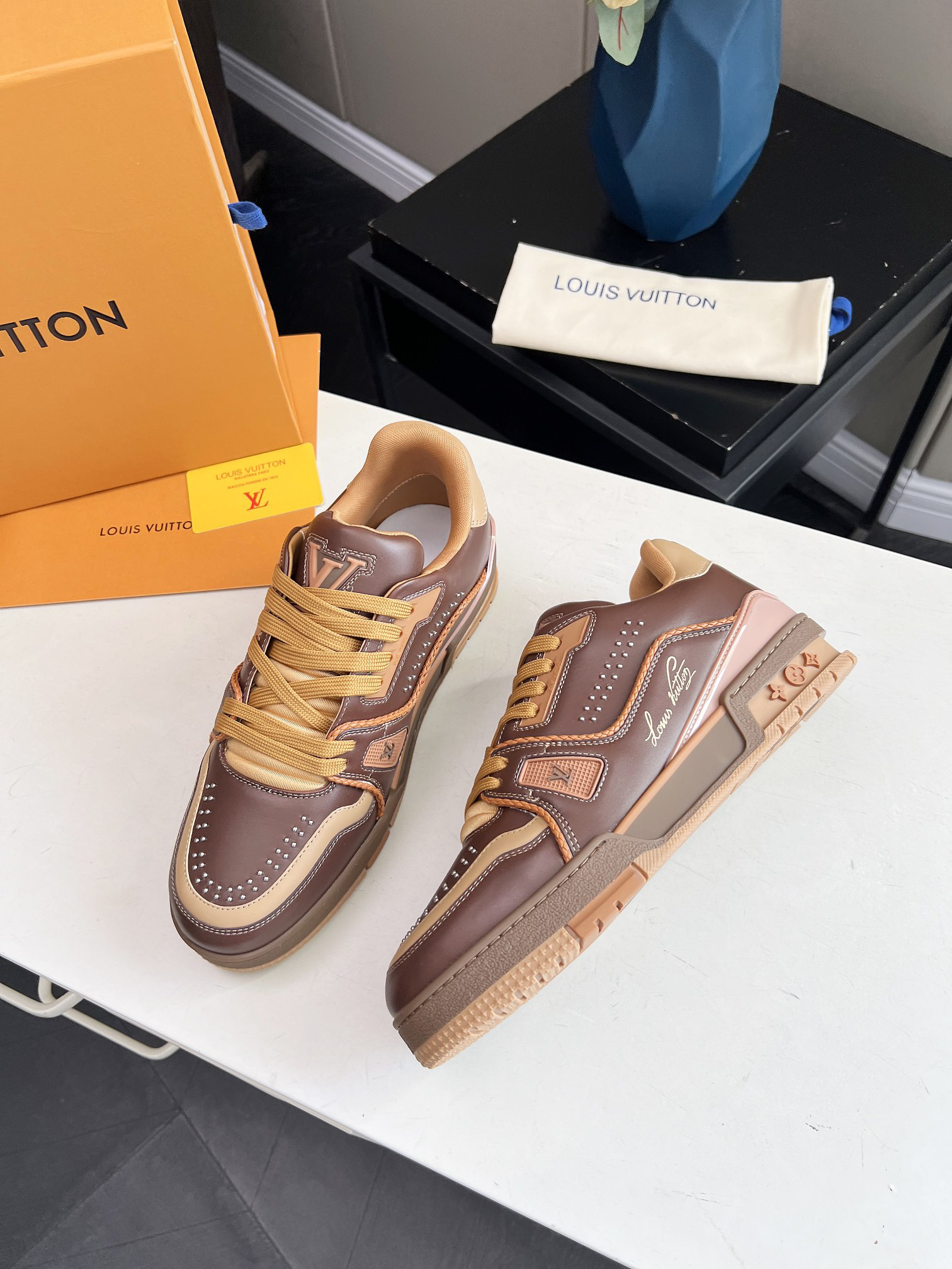 Lv Sneakers-70