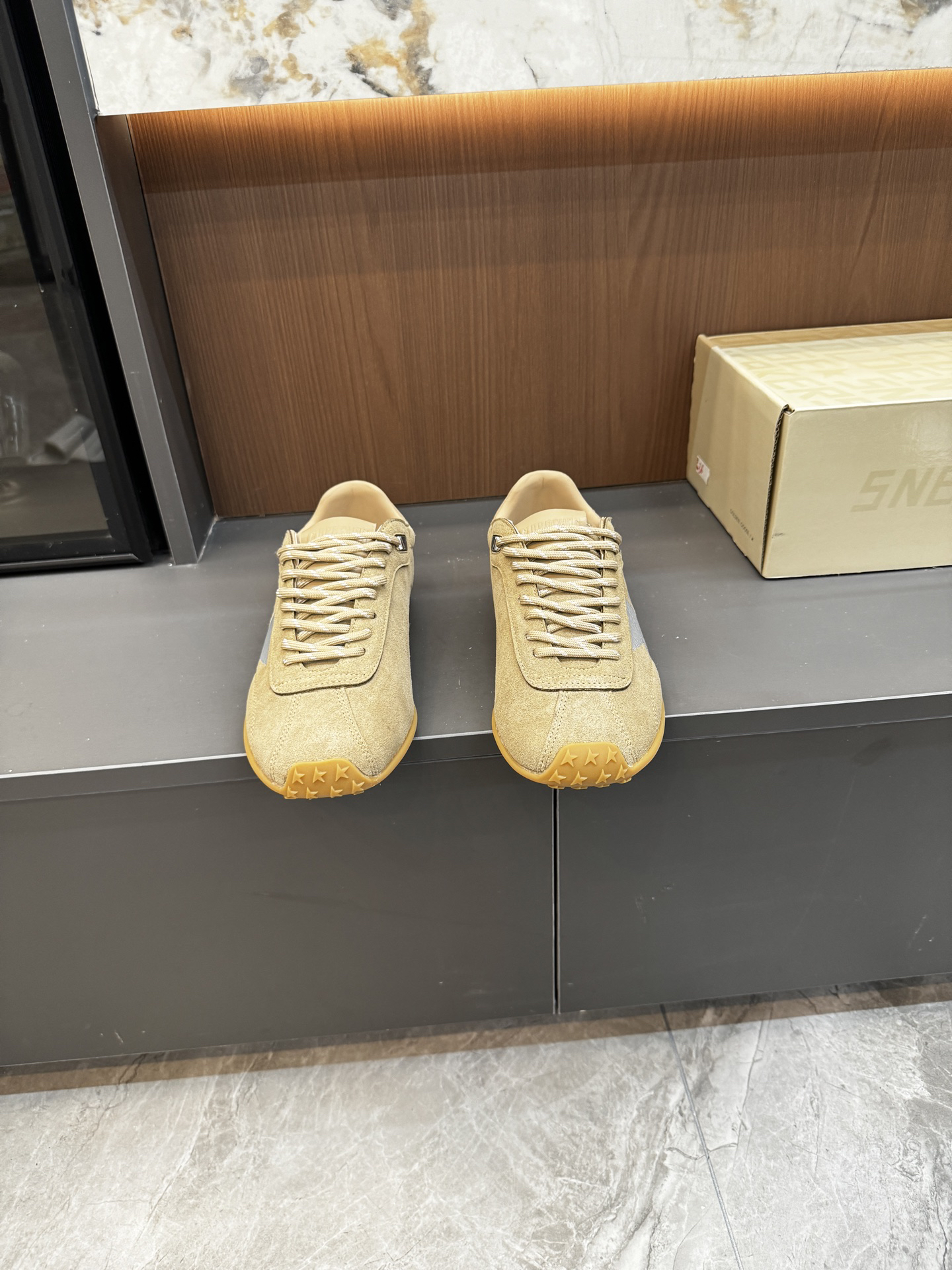 Golden Goose Sneakers-25