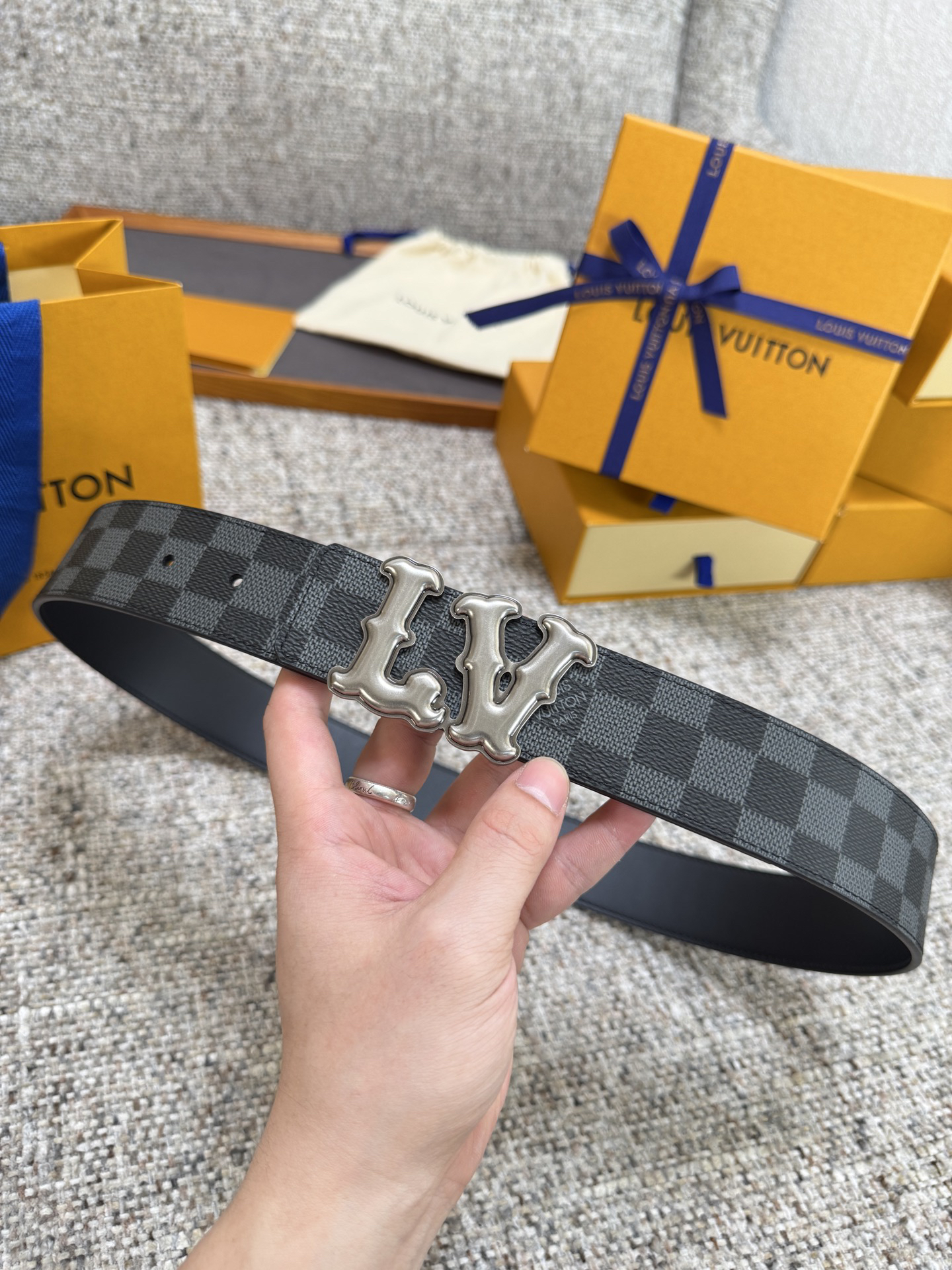 Lv belt-49