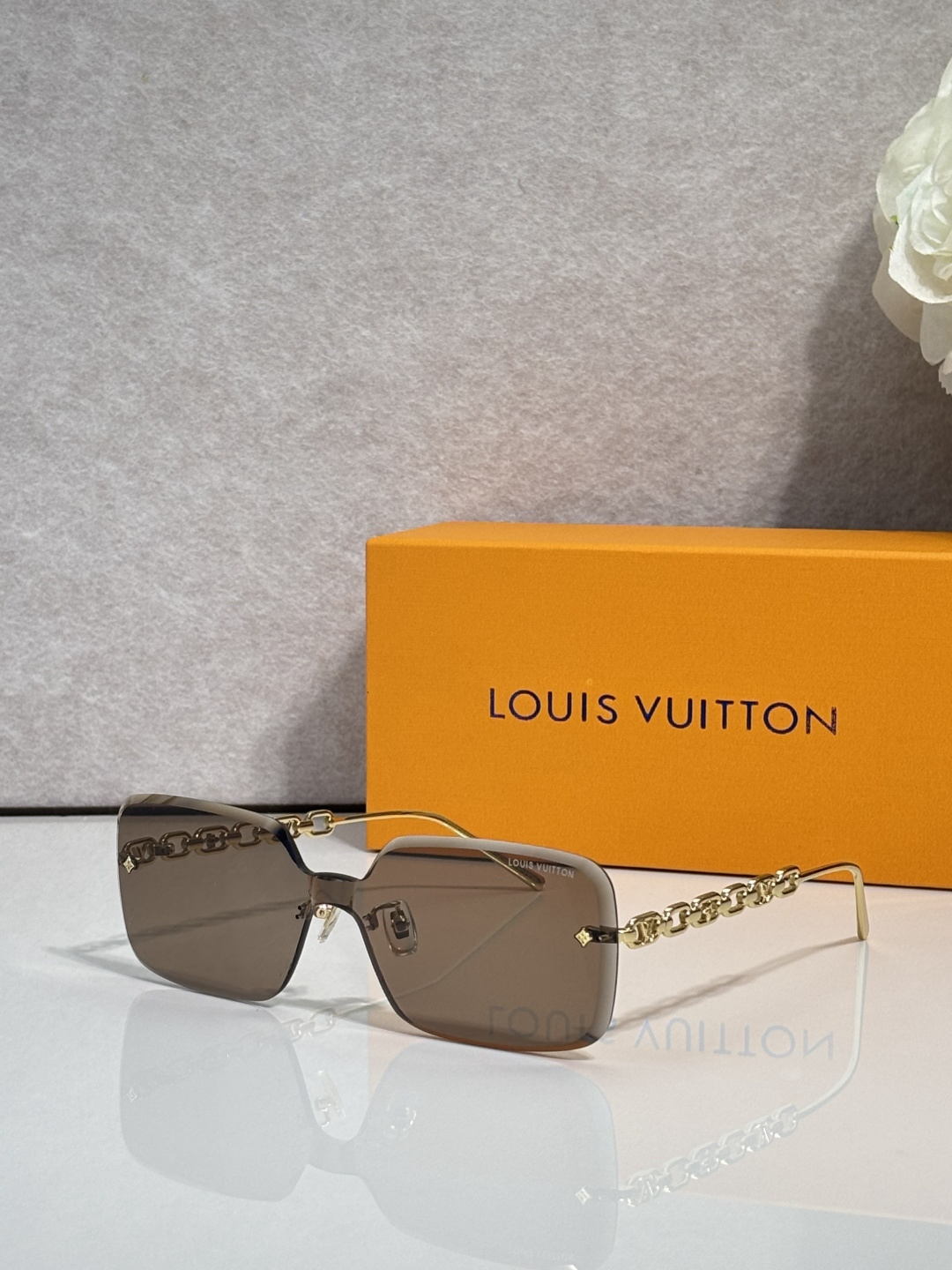 LV glasses-48