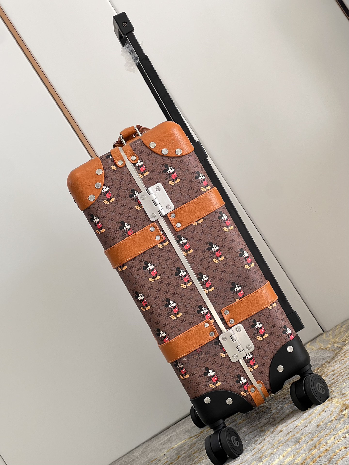 Gucci luggage-2