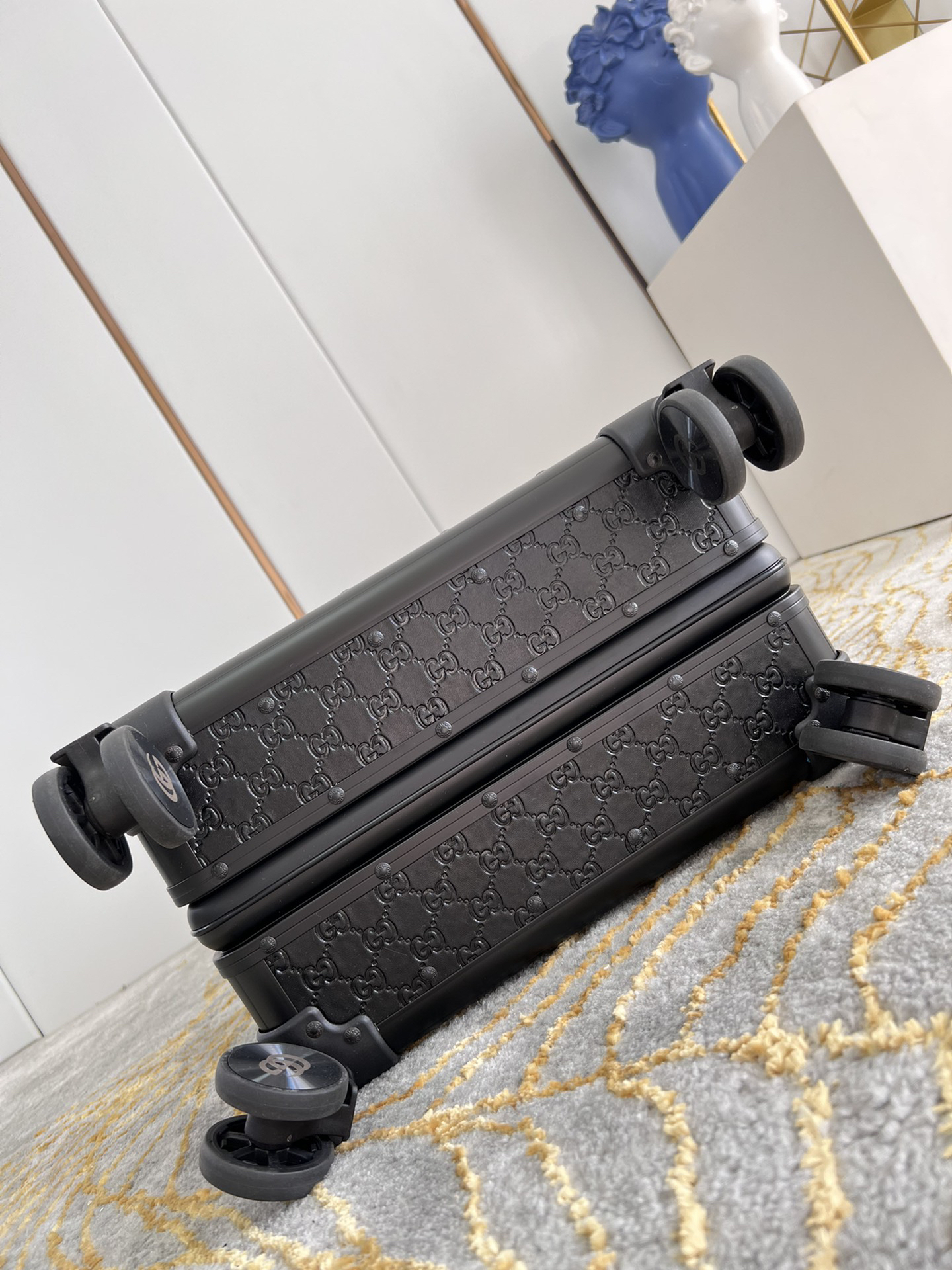 Gucci luggage-20