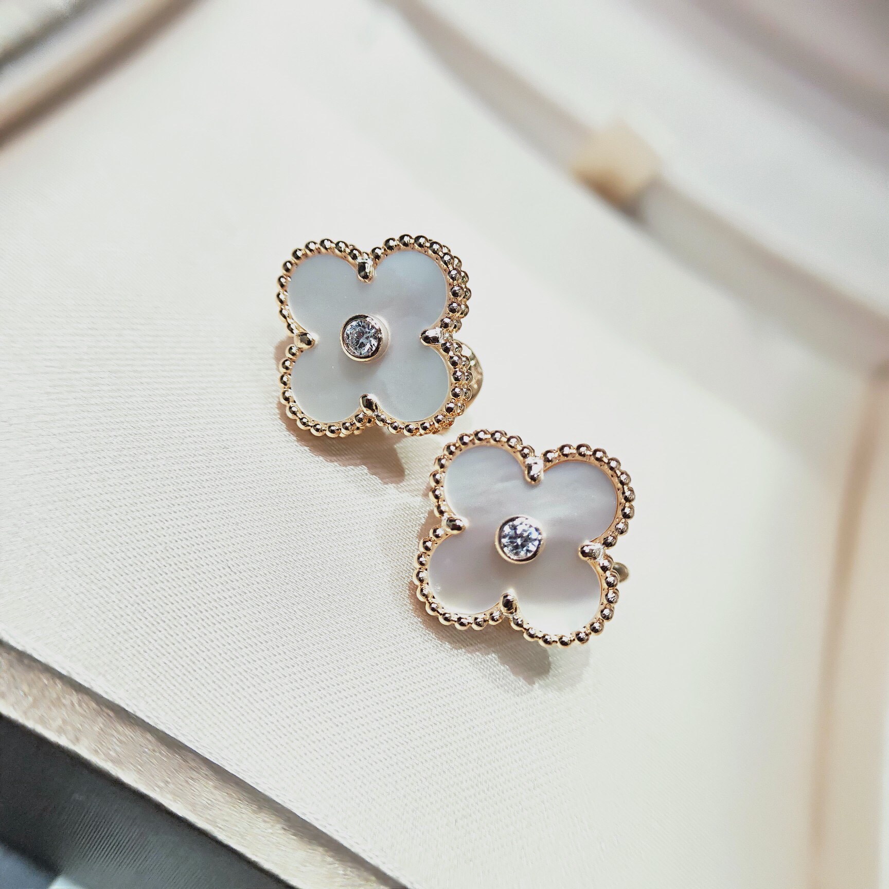 Van Cleef & Arpels earring-113