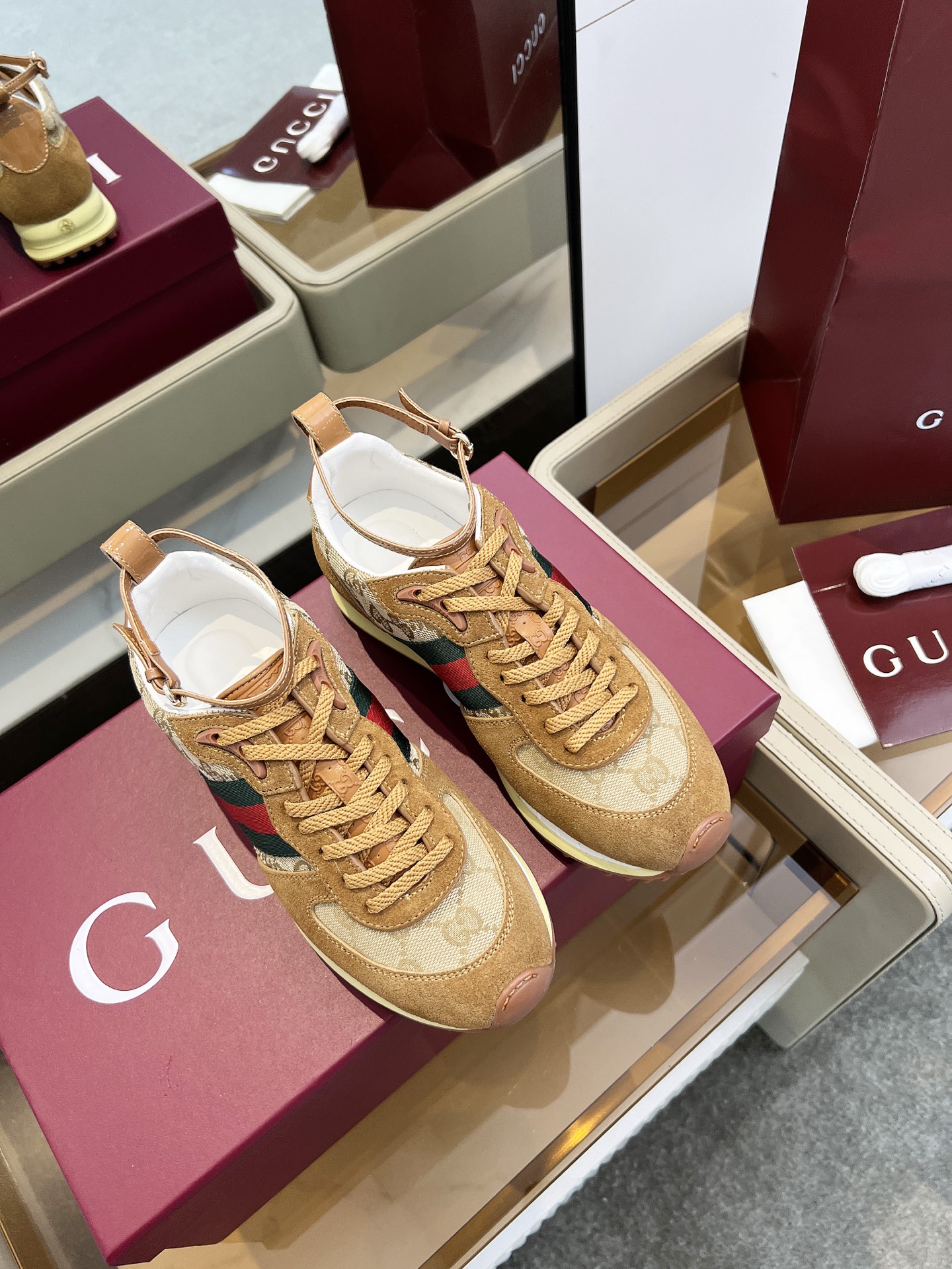 Gucci Sneakers-222
