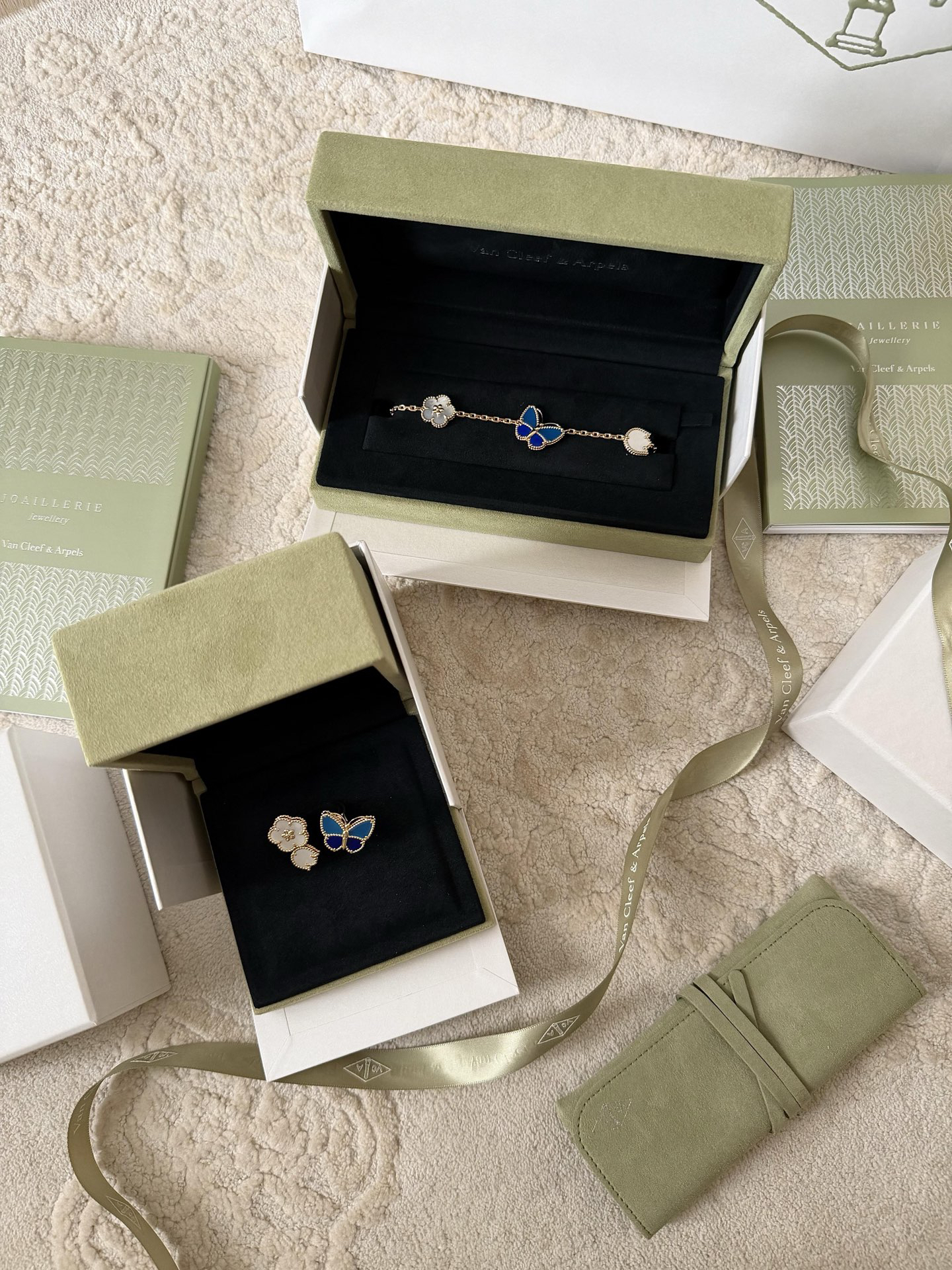 Van Cleef & Arpels ring-102