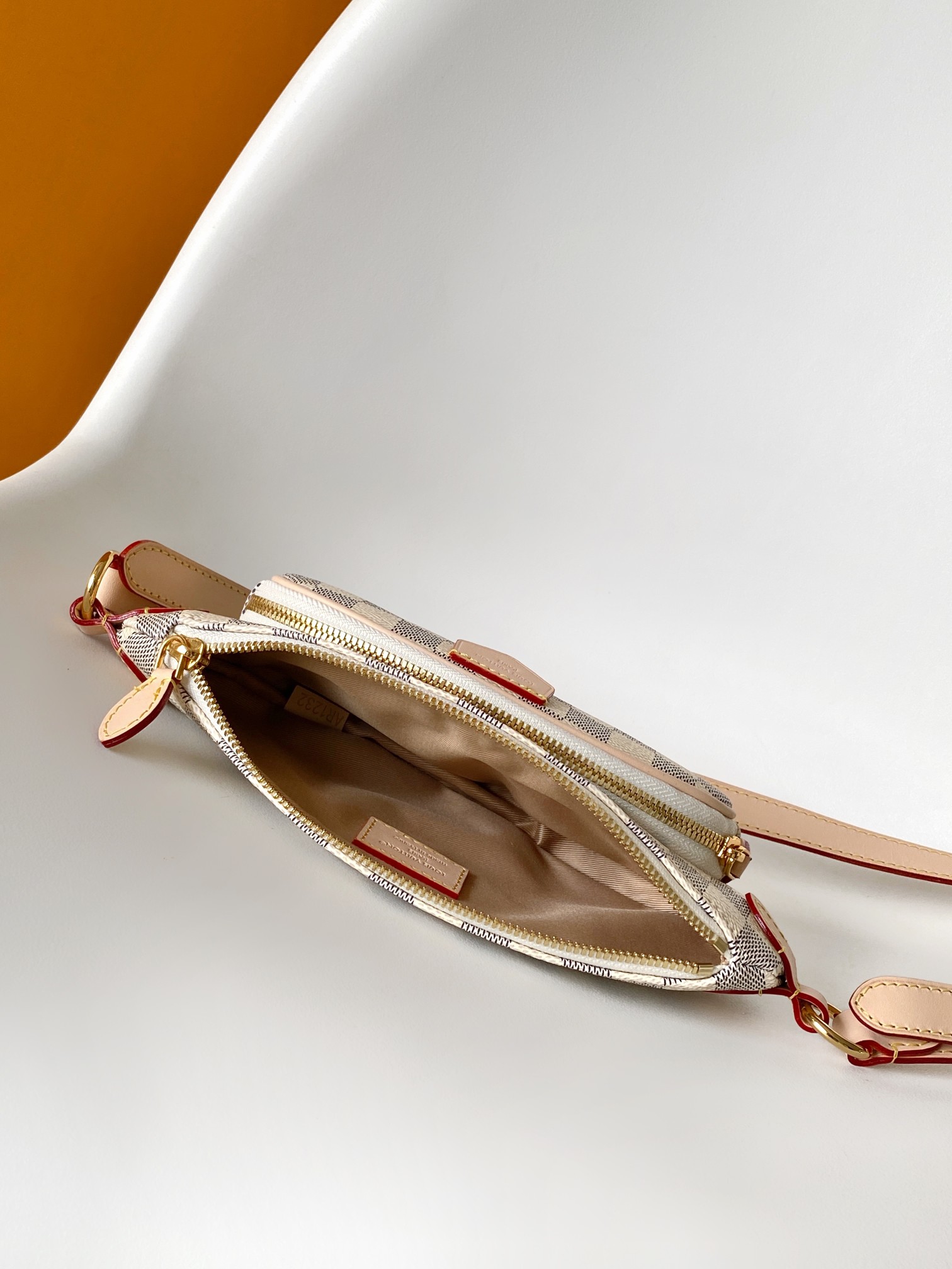 Louis Vuitton Hot New Product-109