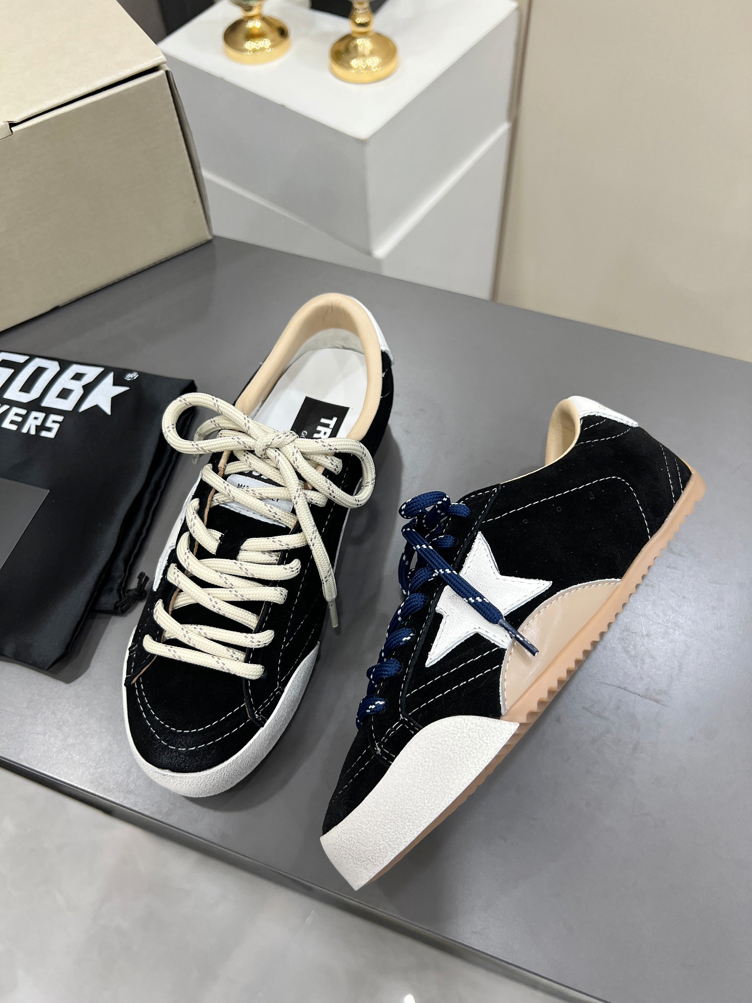 Golden Goose Sneakers-17