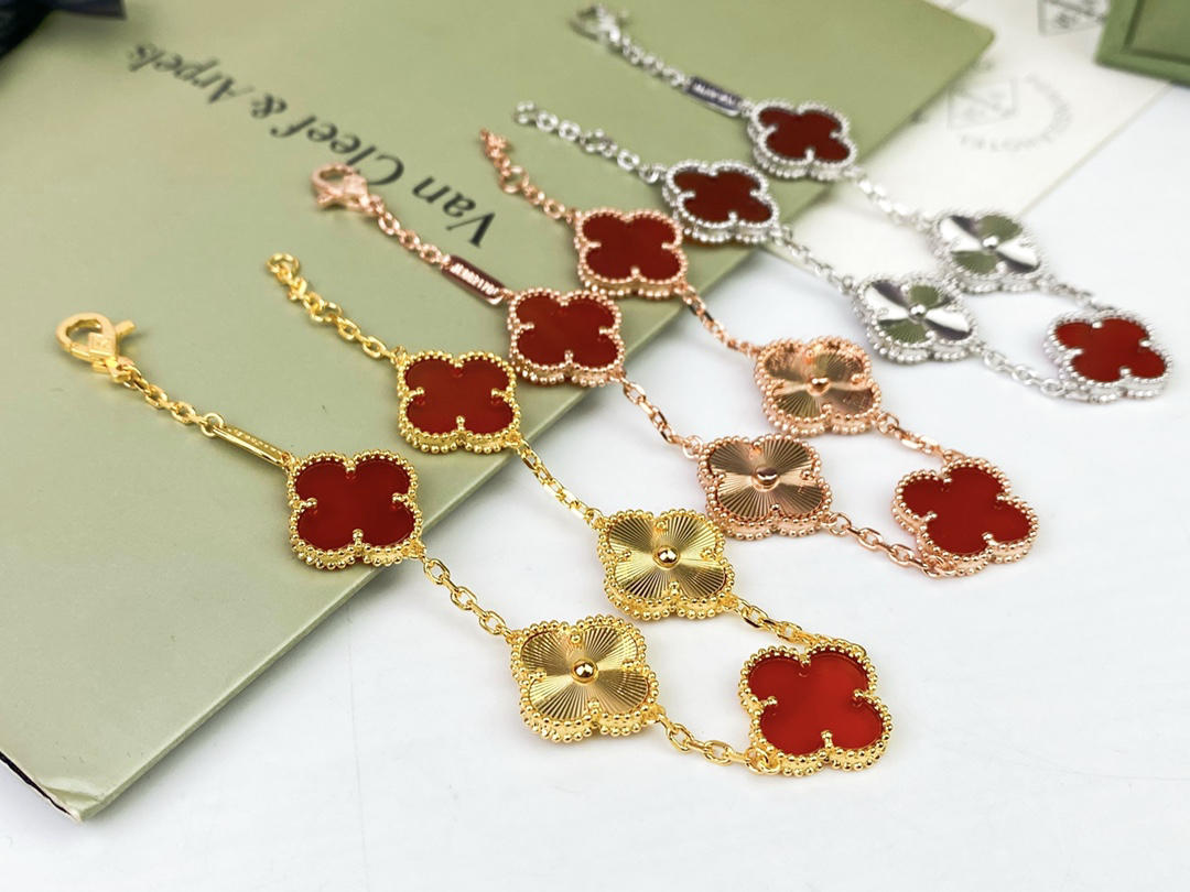 Van Cleef & Arpels Bracelet-52