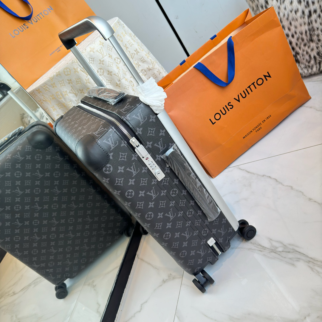 LV luggage-86