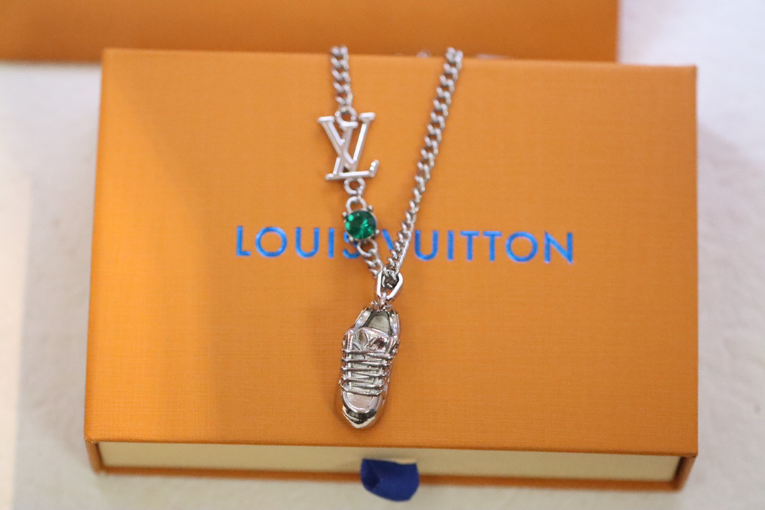 LV necklace-58