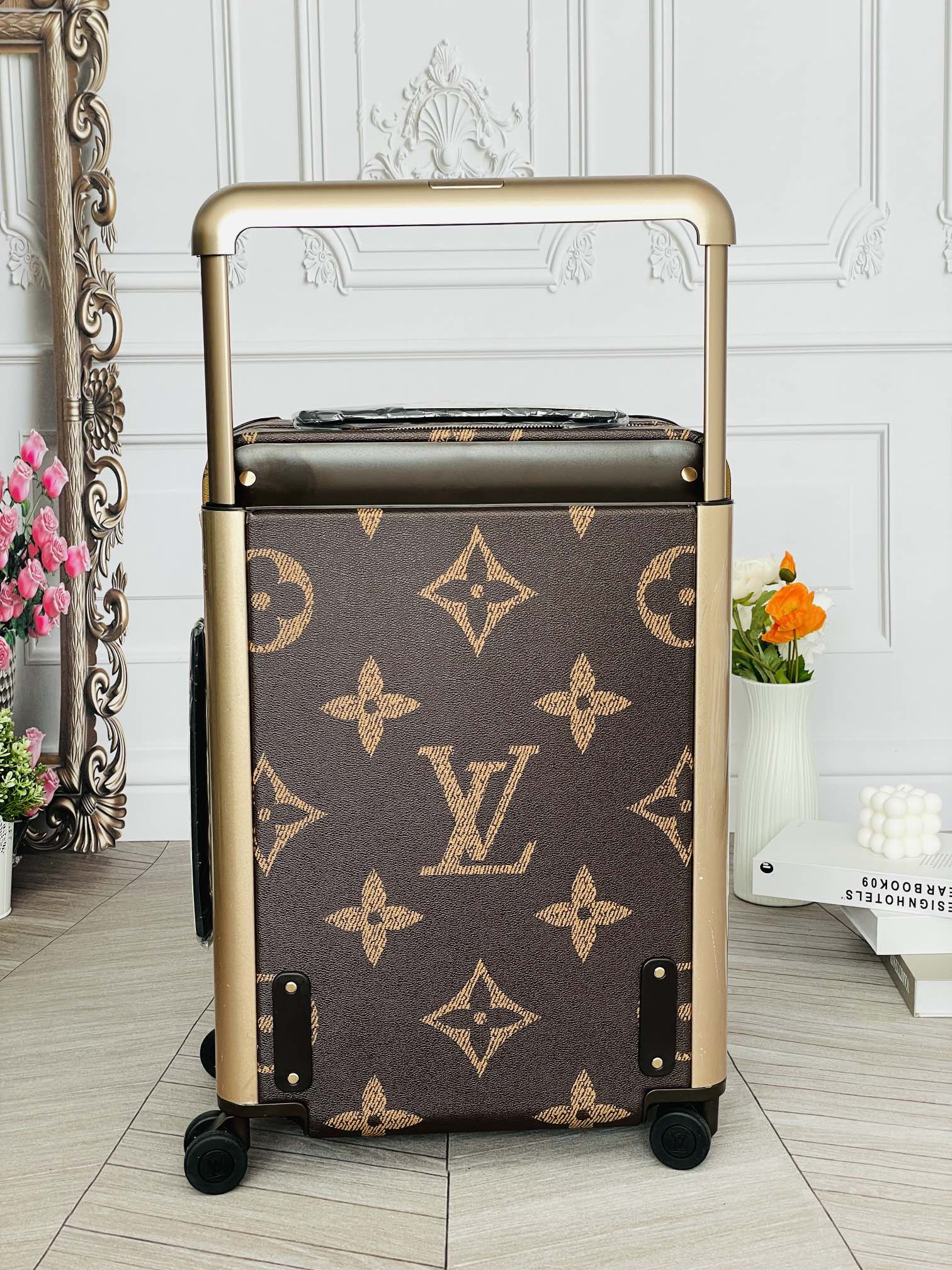 LV luggage-34