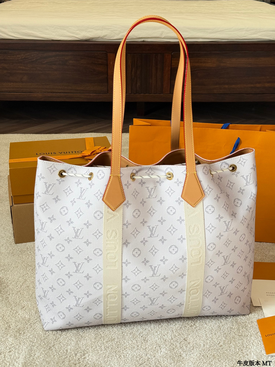 Louis Vuitton Hot New Product-177