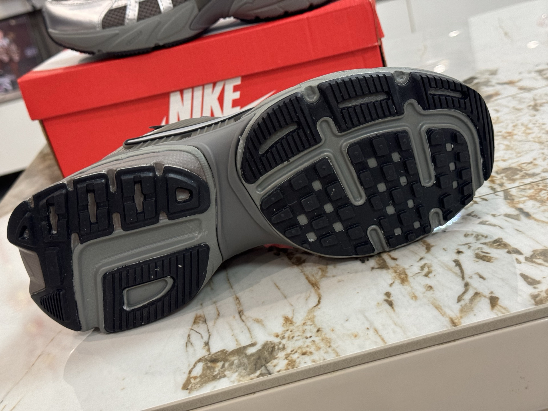 Nike Sneakers-247