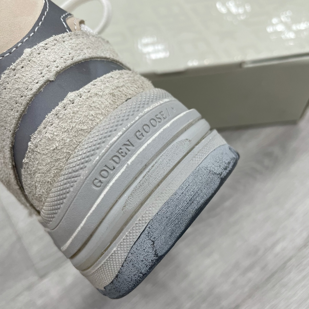 Golden Goose Sneakers-101