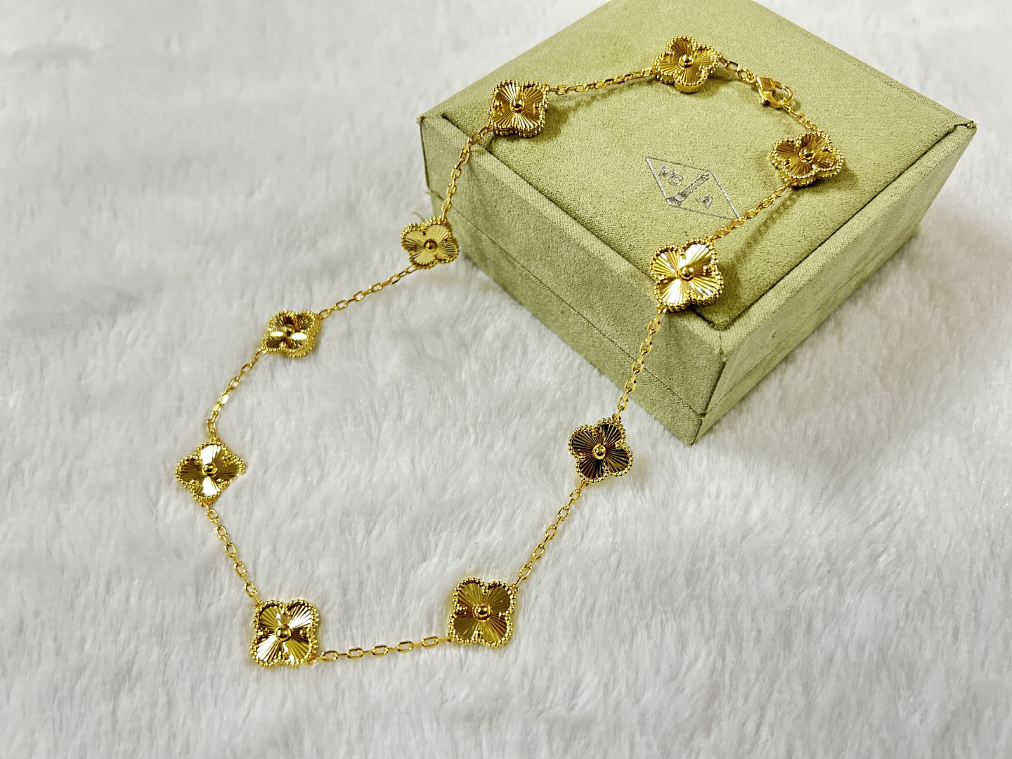 Van Cleef & Arpels necklace-129