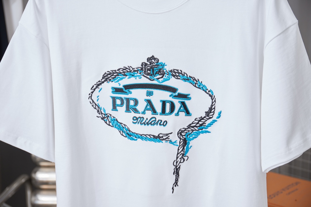 Prada clothing-240