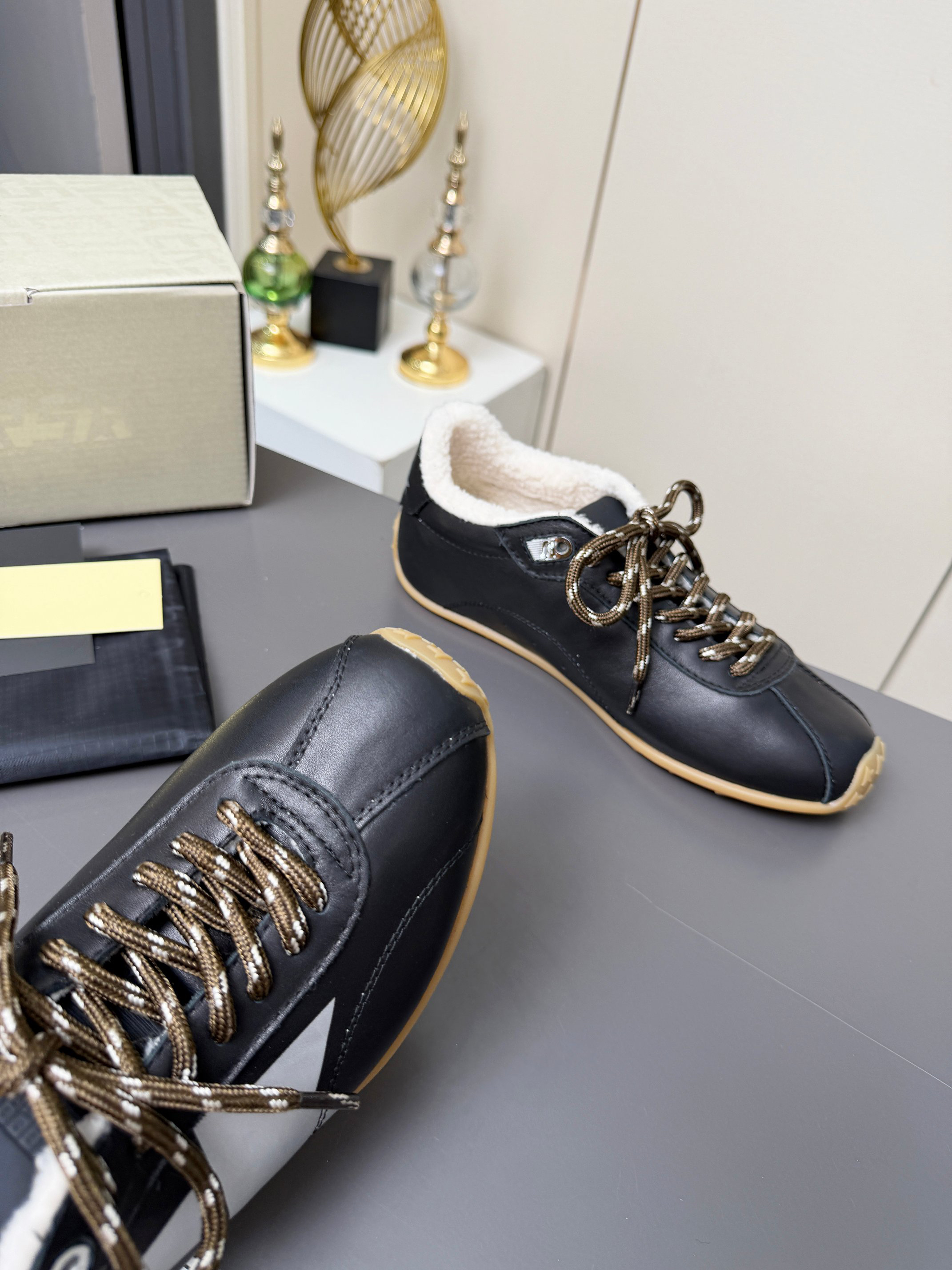 Golden Goose Sneakers-28