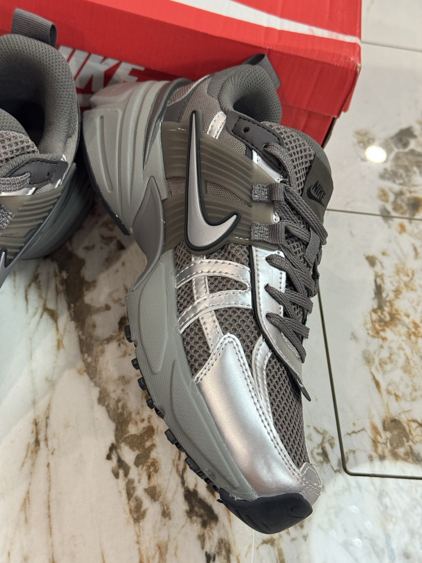 Nike Sneakers-247