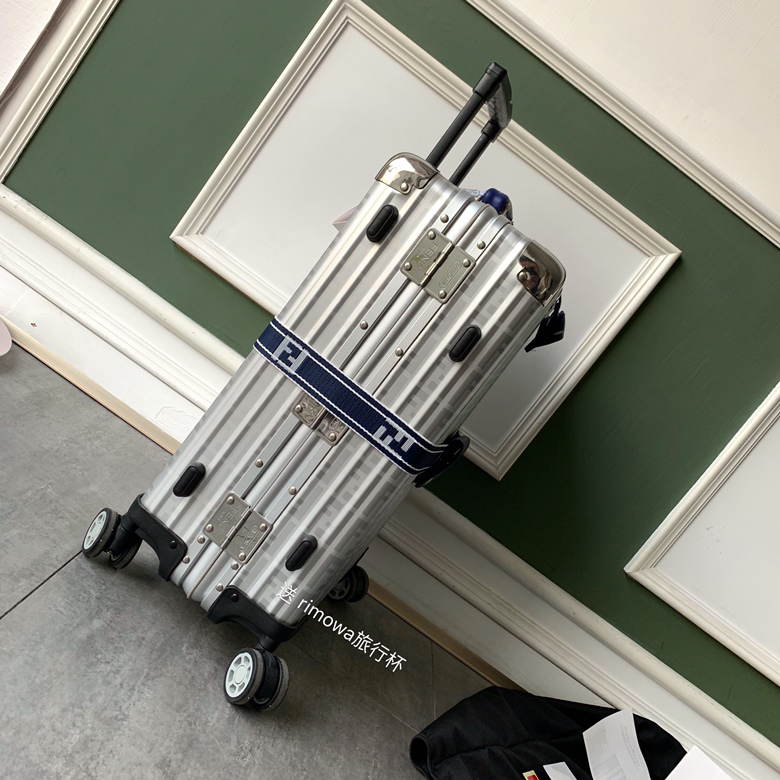 Fendi luggage-10