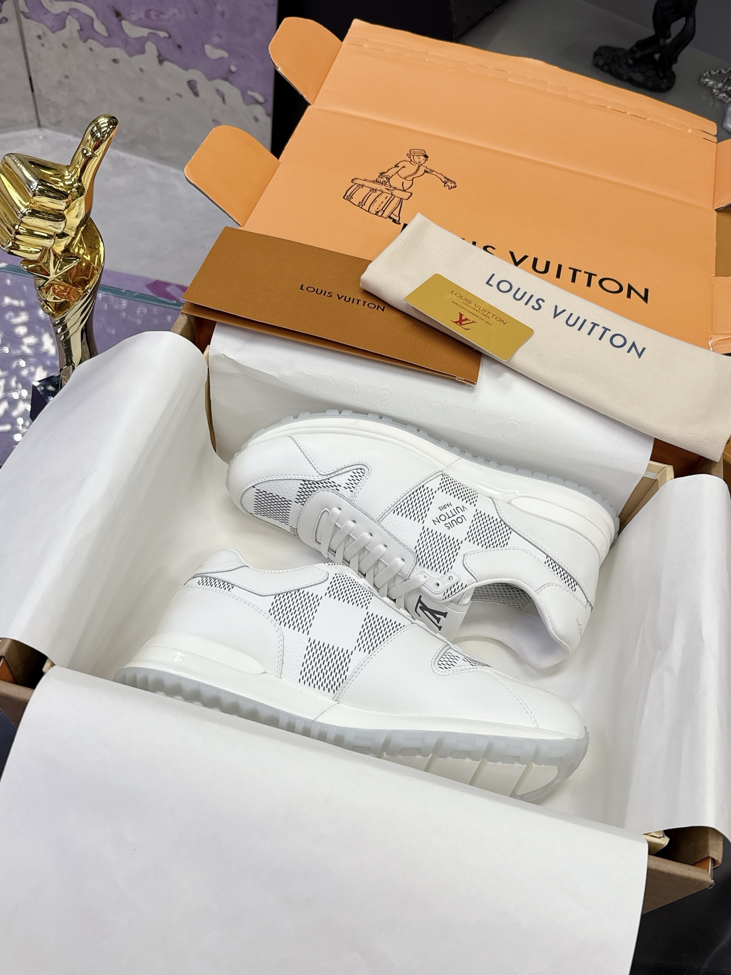 Lv Sneakers-212