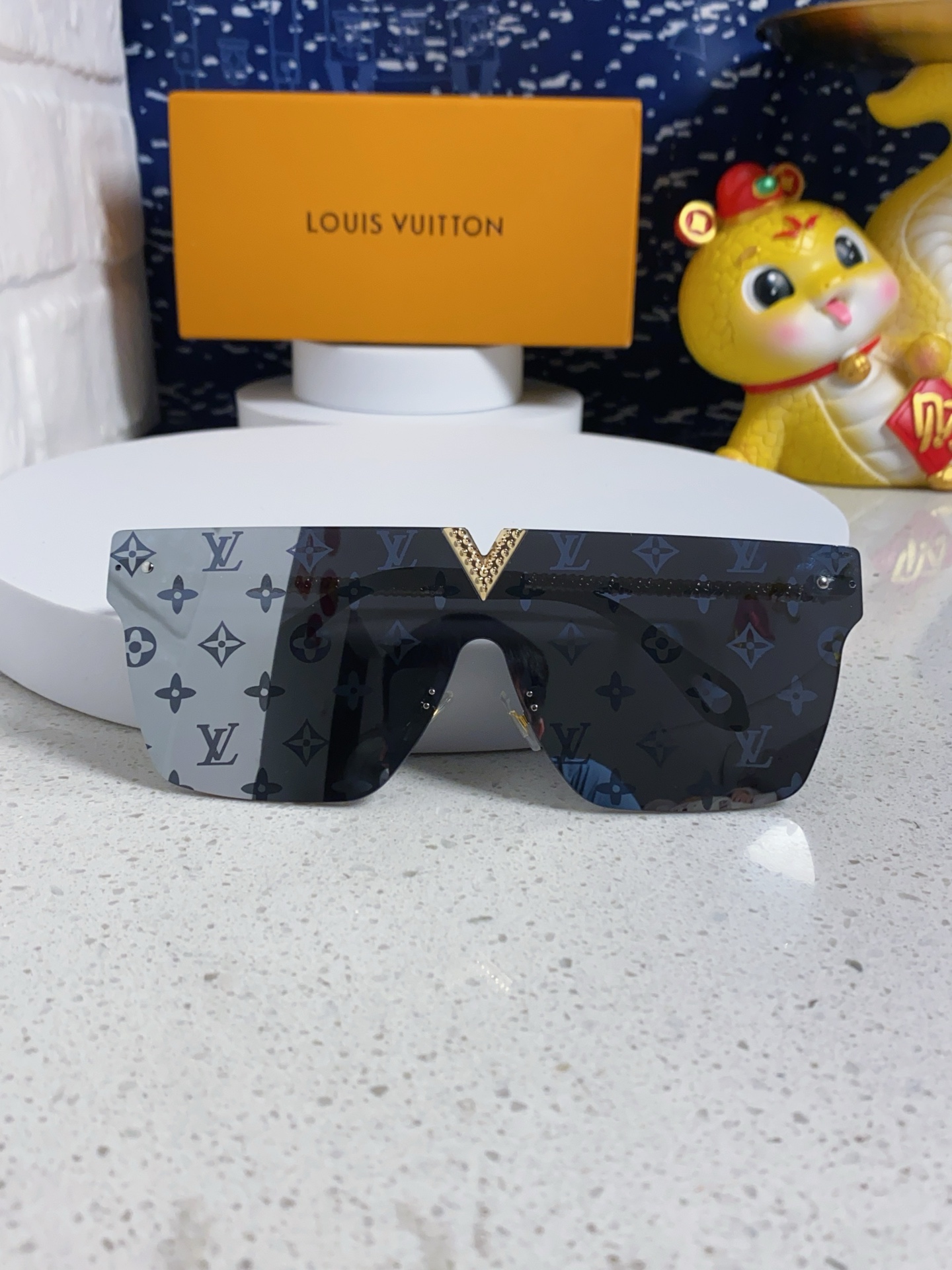 LV glasses-36