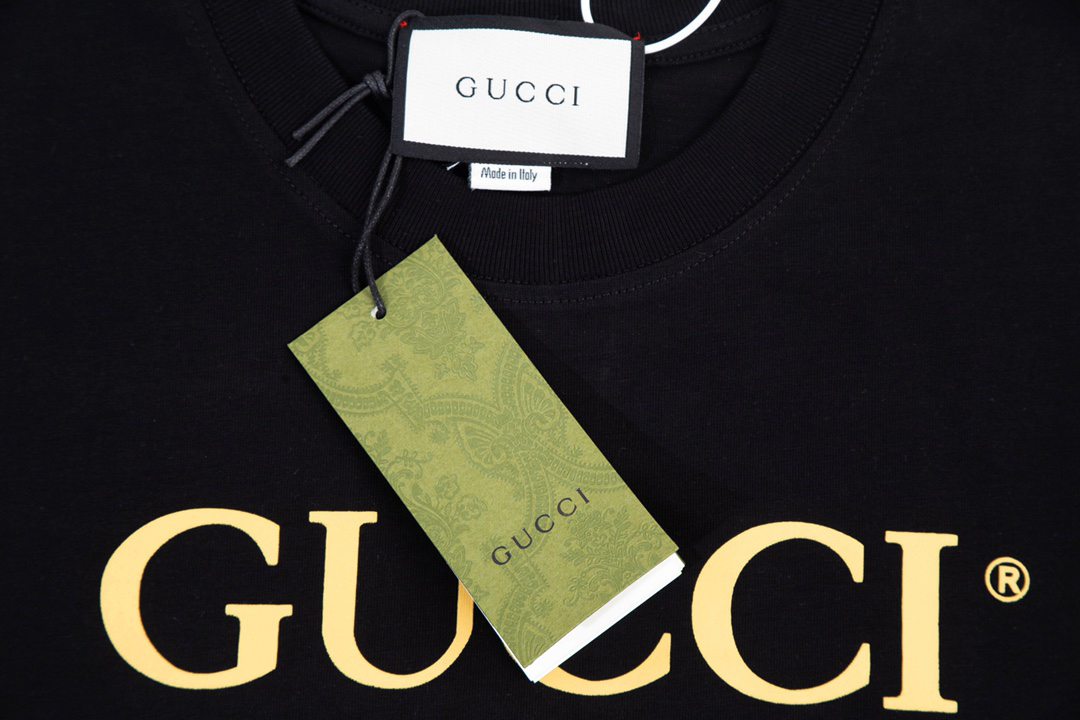 Gucci clothing-55