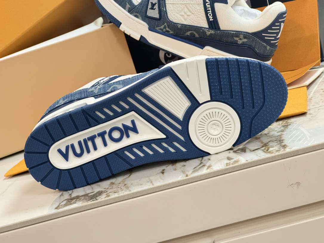 Lv Sneakers-111