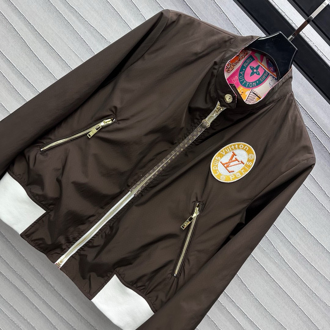 LV Clothing-343
