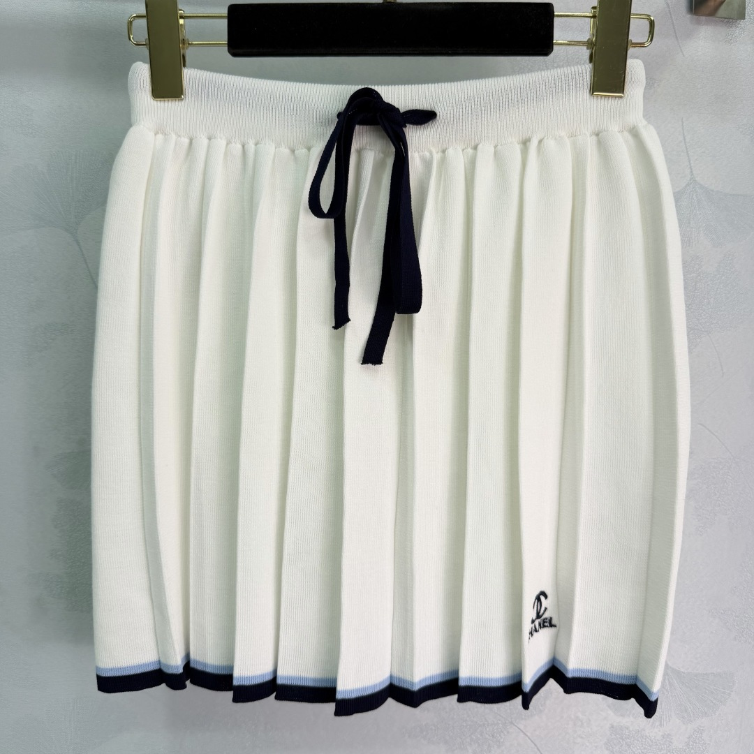 Chanel Clothing-133