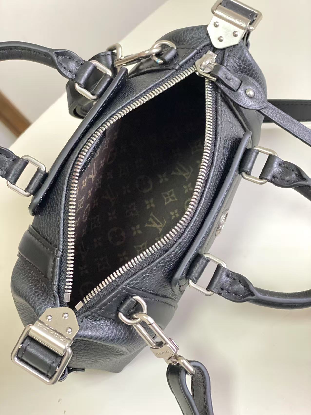 Louis Vuitton Hot New Product-182