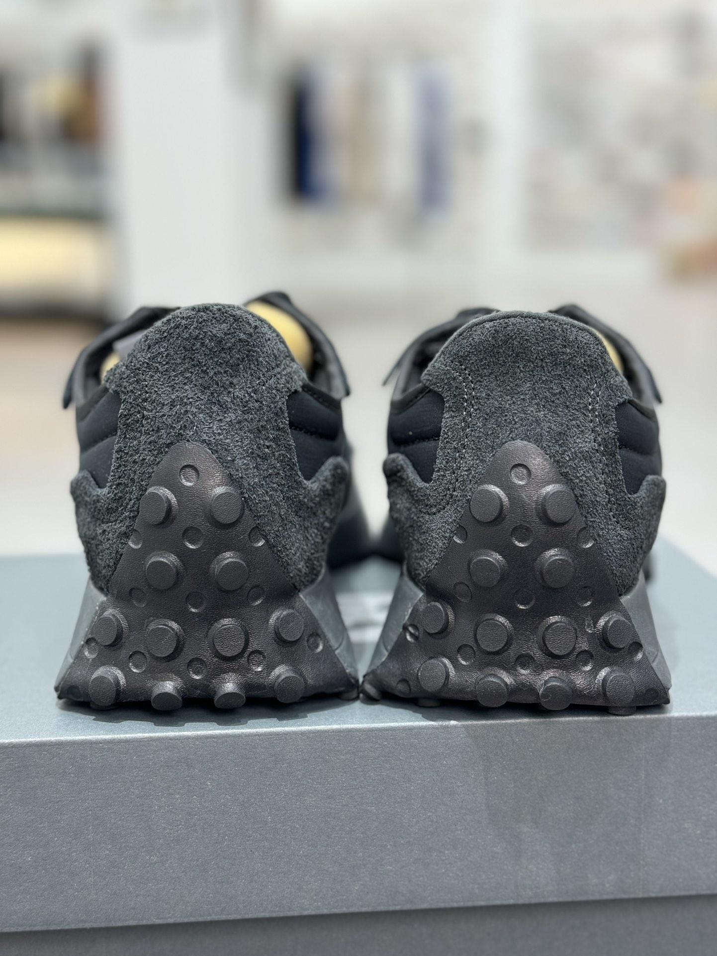 New Balance Sneakers-213