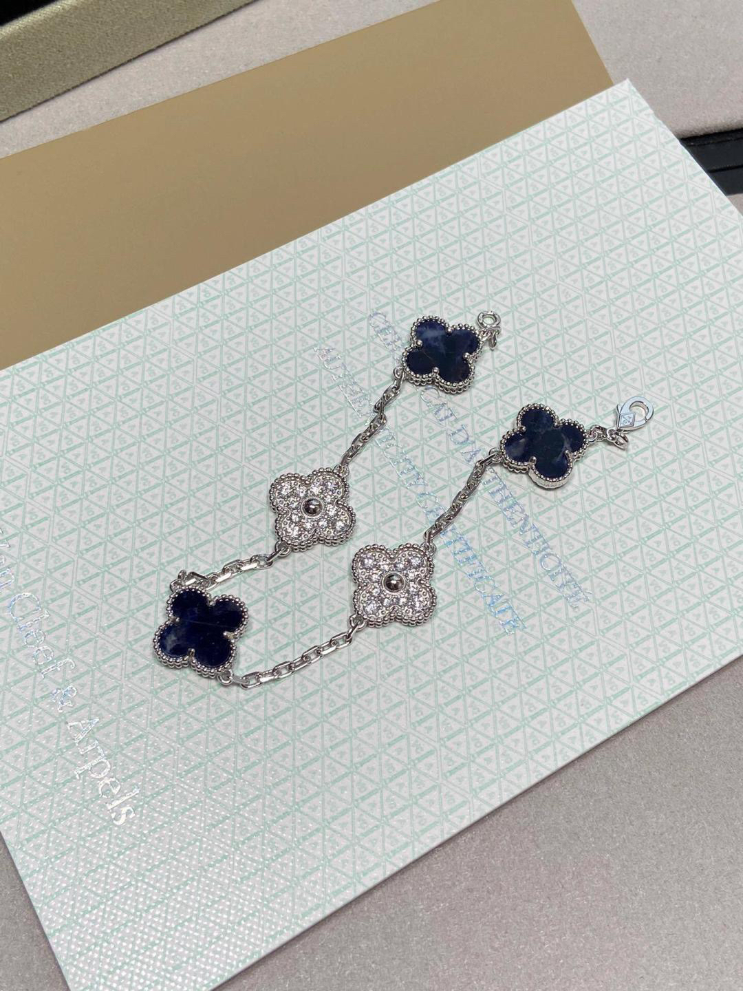 Van Cleef & Arpels Bracelet-93