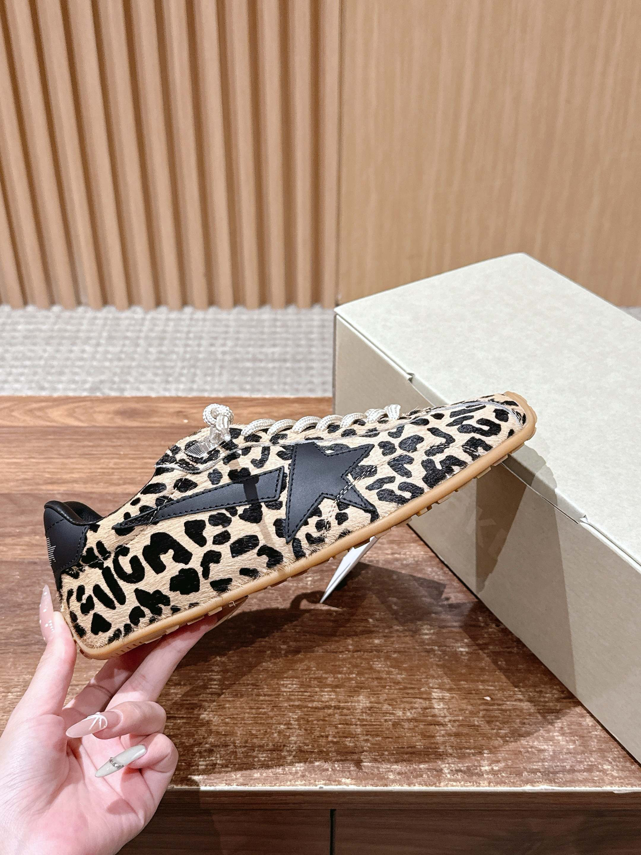 Golden Goose Sneakers-57