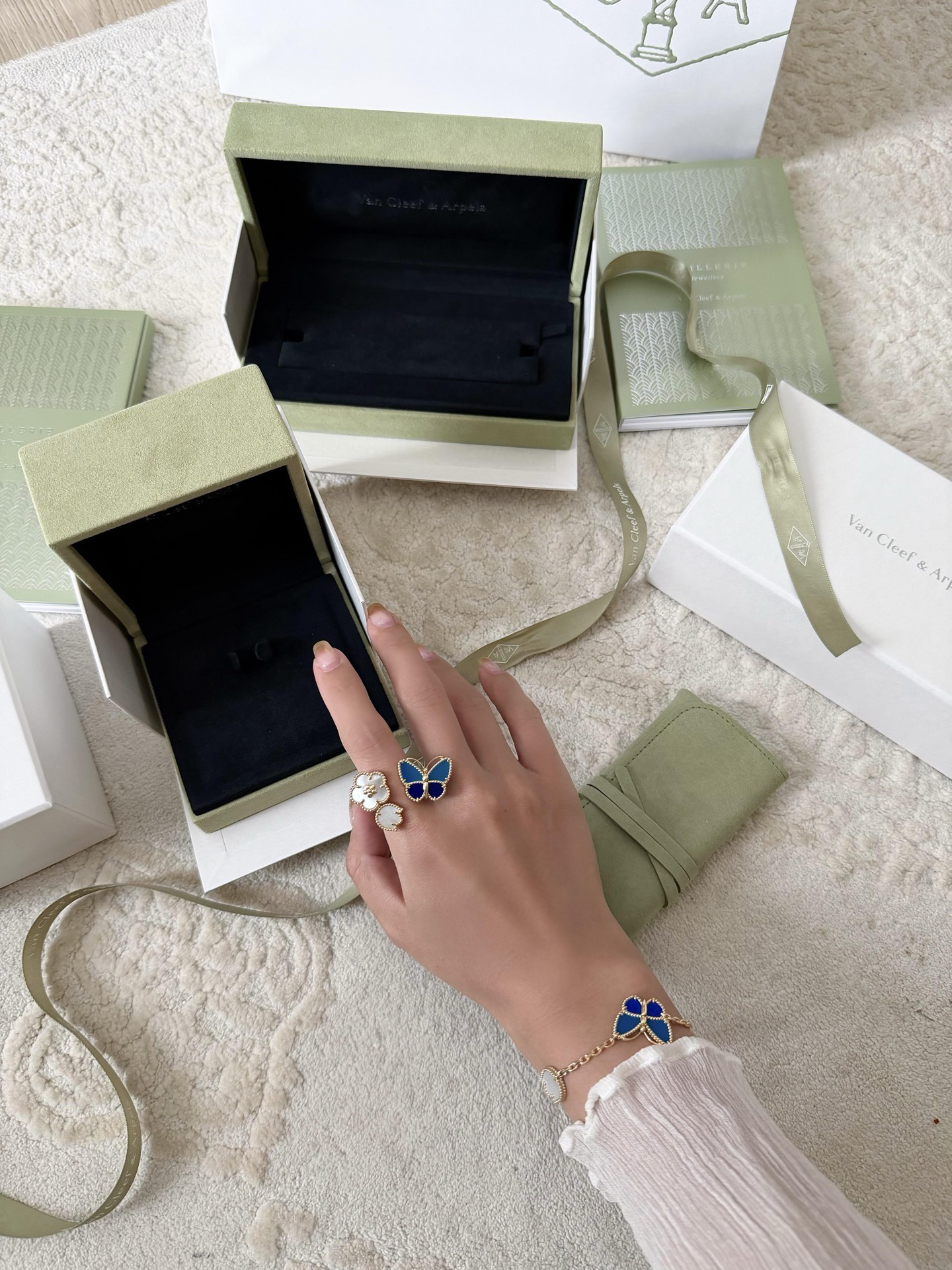 Van Cleef & Arpels ring-102