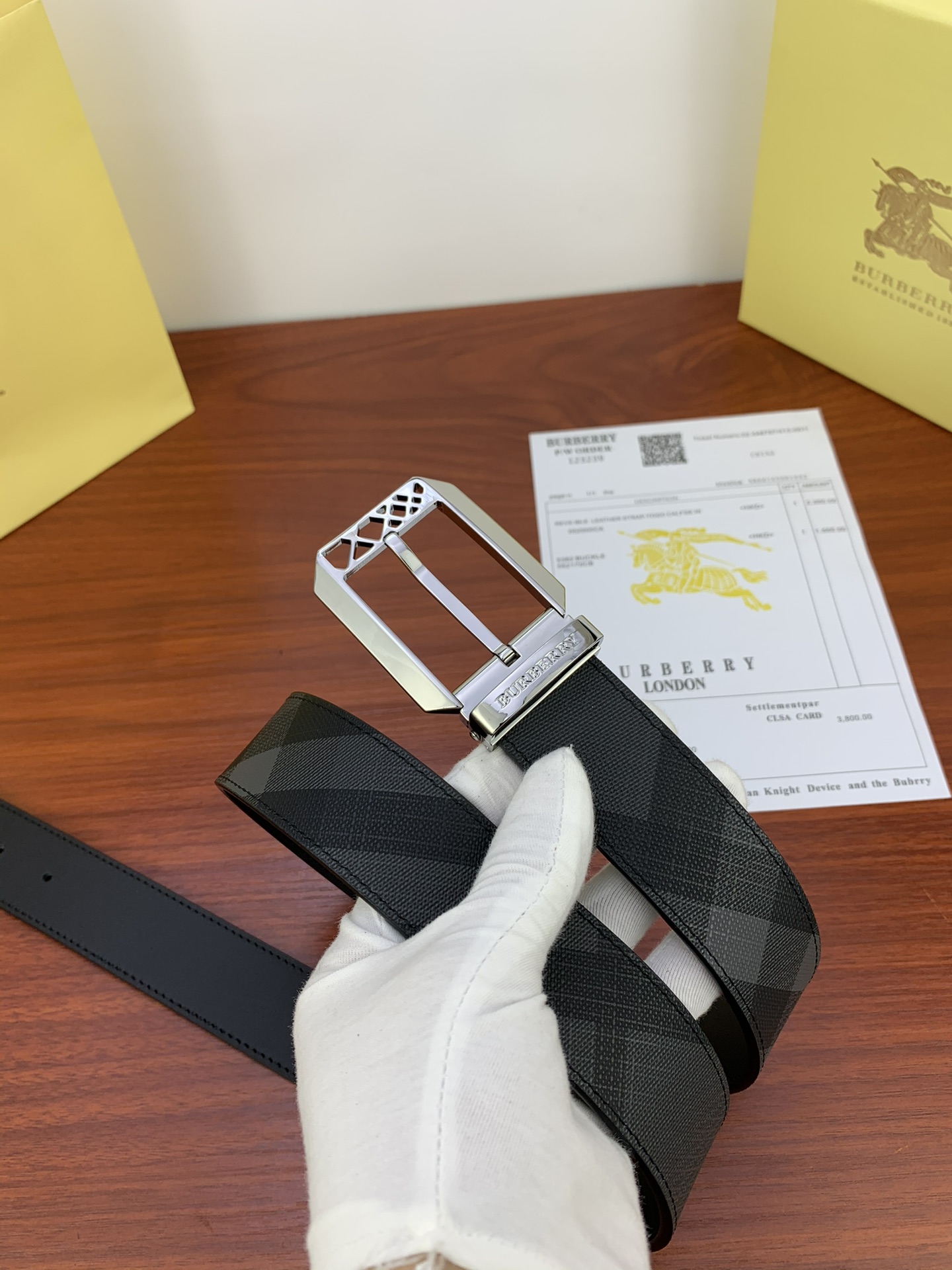 Burberry belt-115