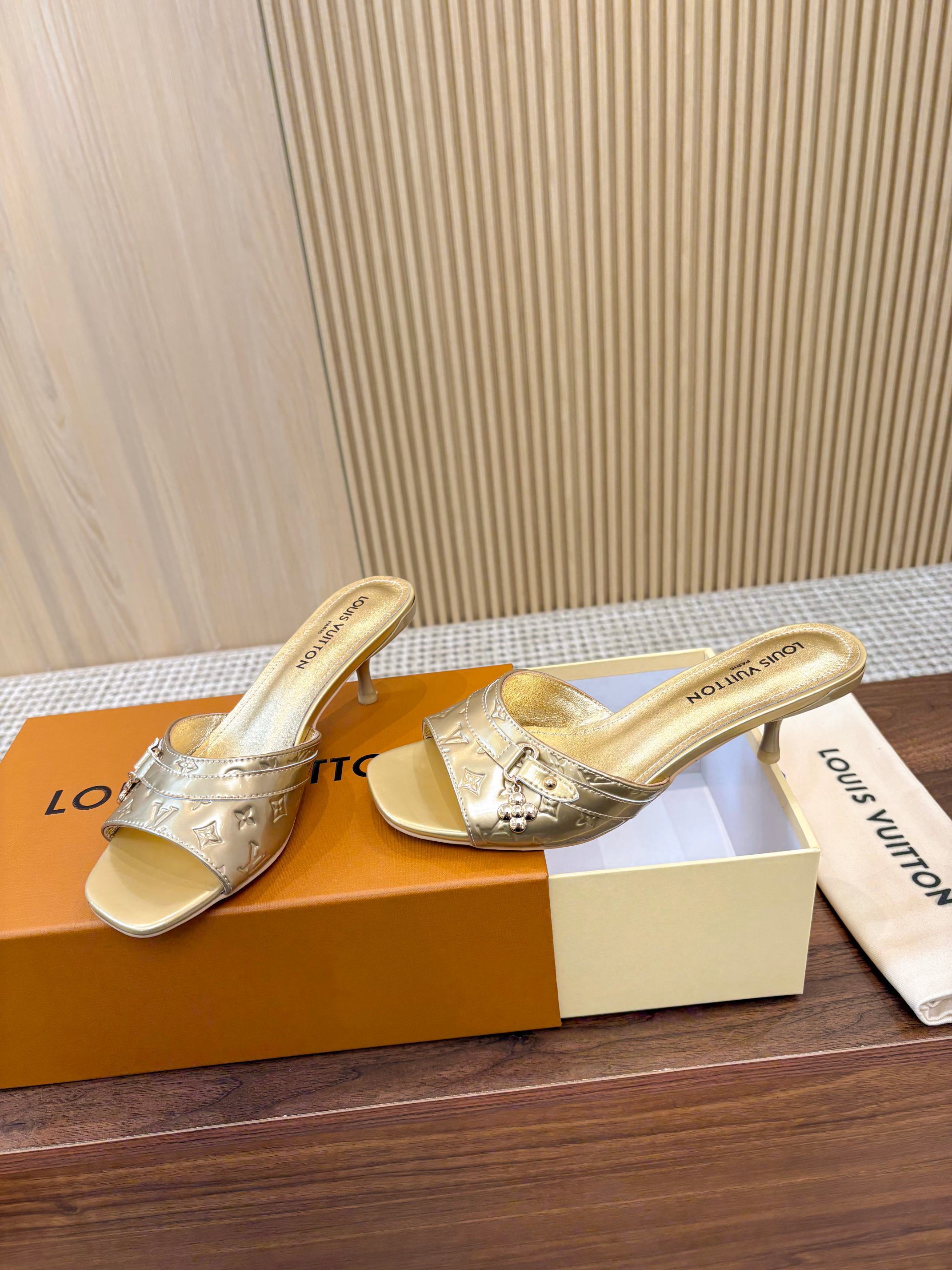 LV Summer footwear