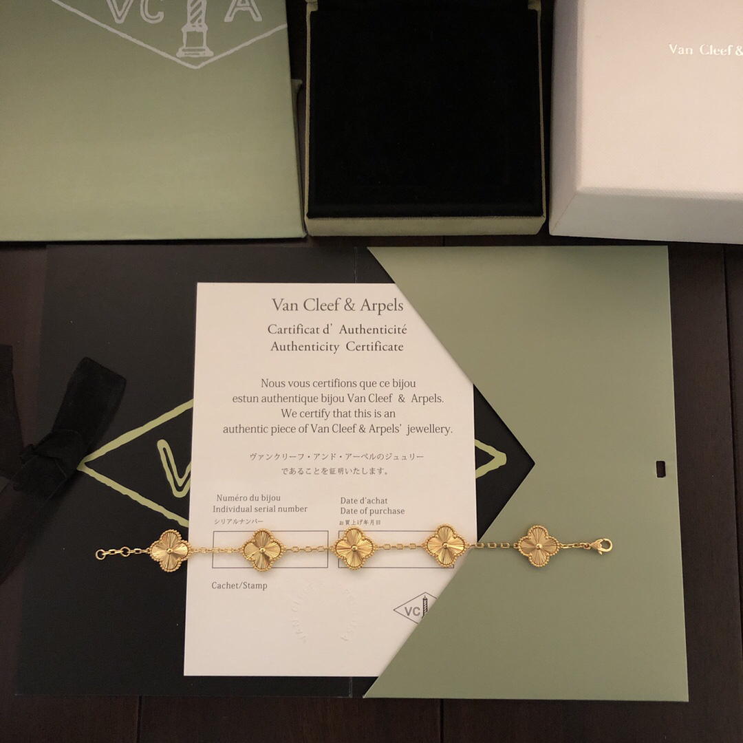 Van Cleef & Arpels Bracelet-36