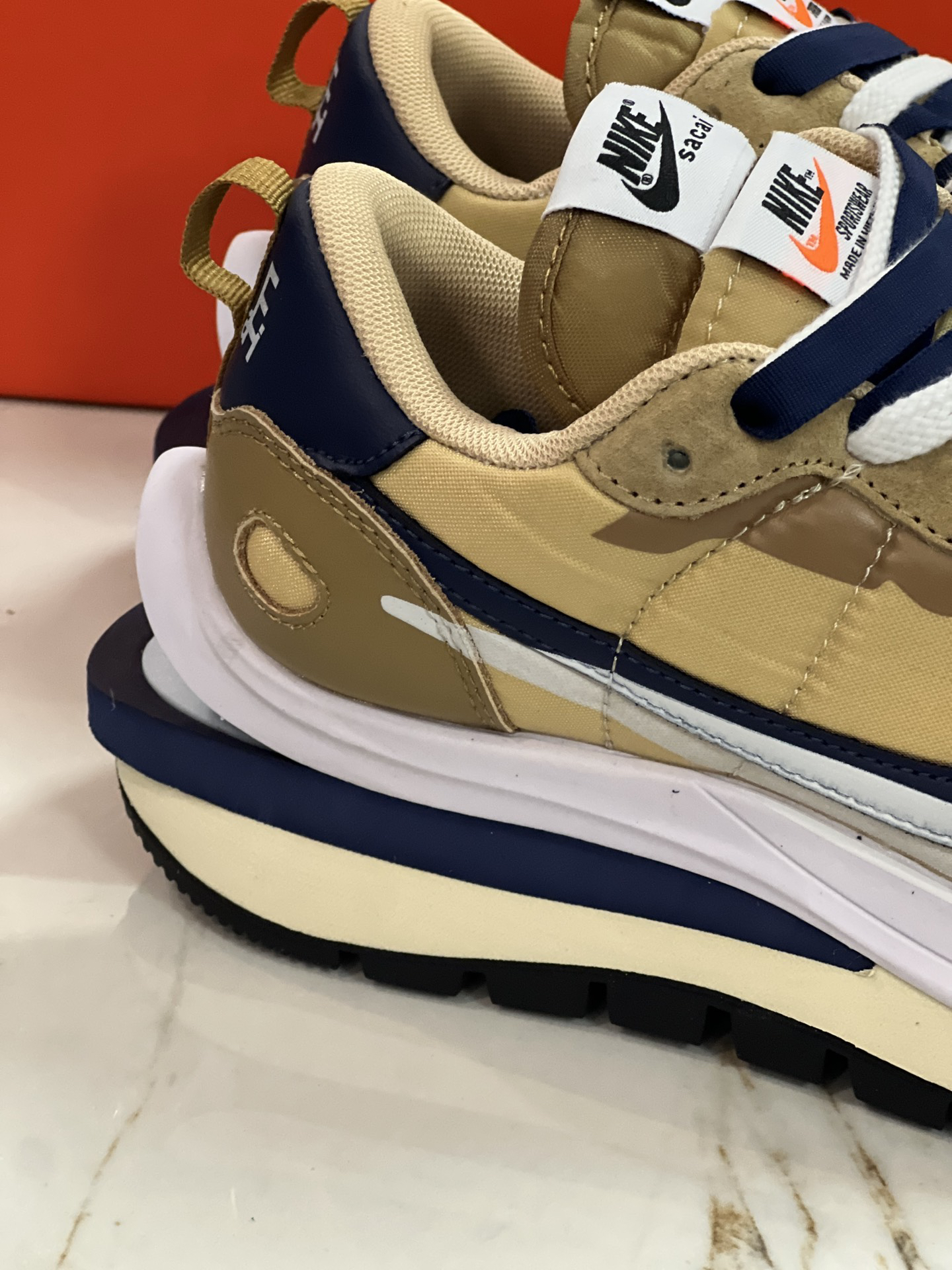 Nike Sneakers-250