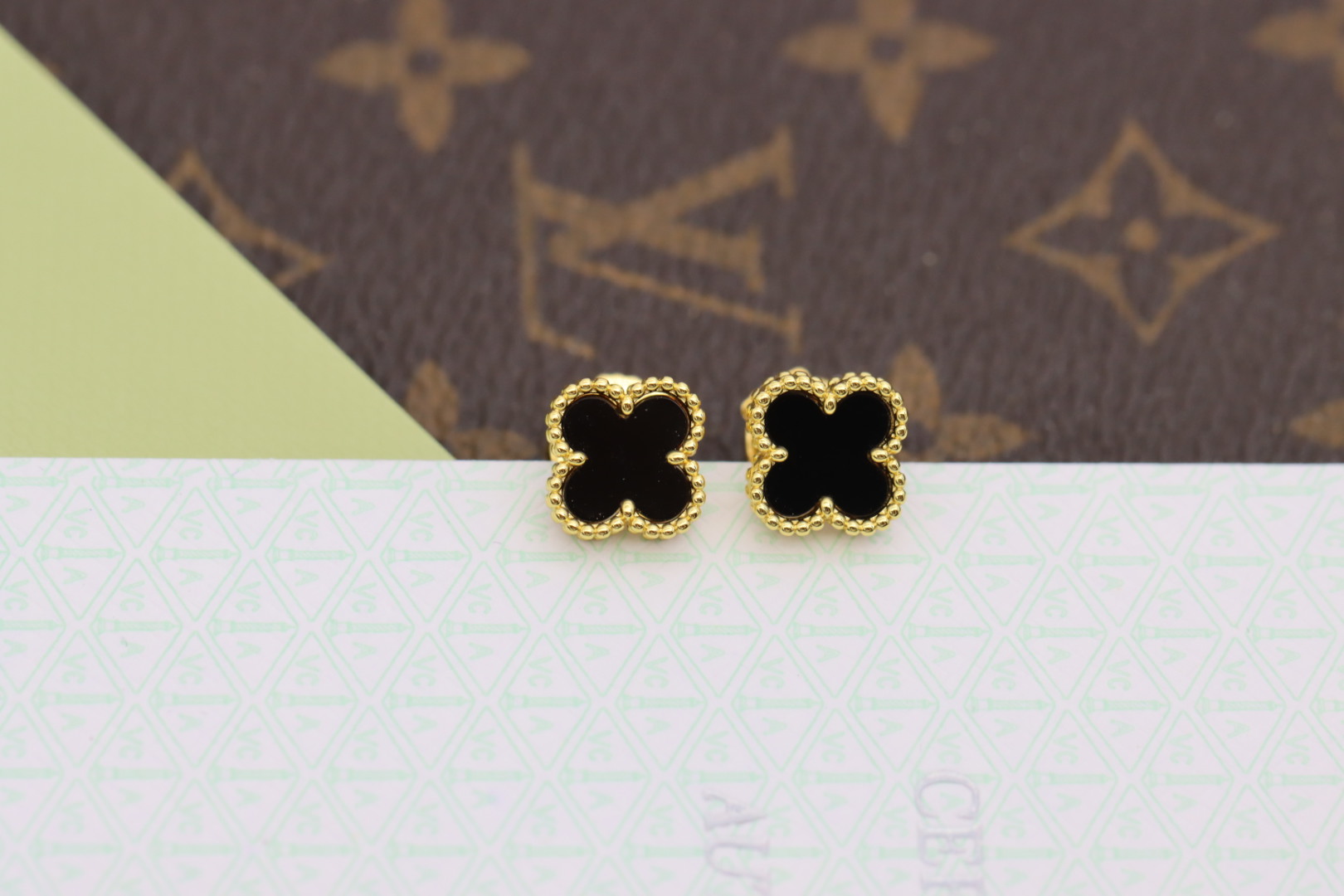 Van Cleef & Arpels earring-23