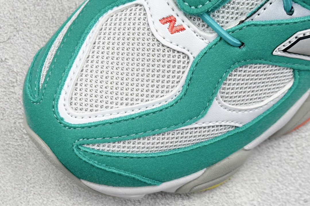 New Balance Sneakers-154
