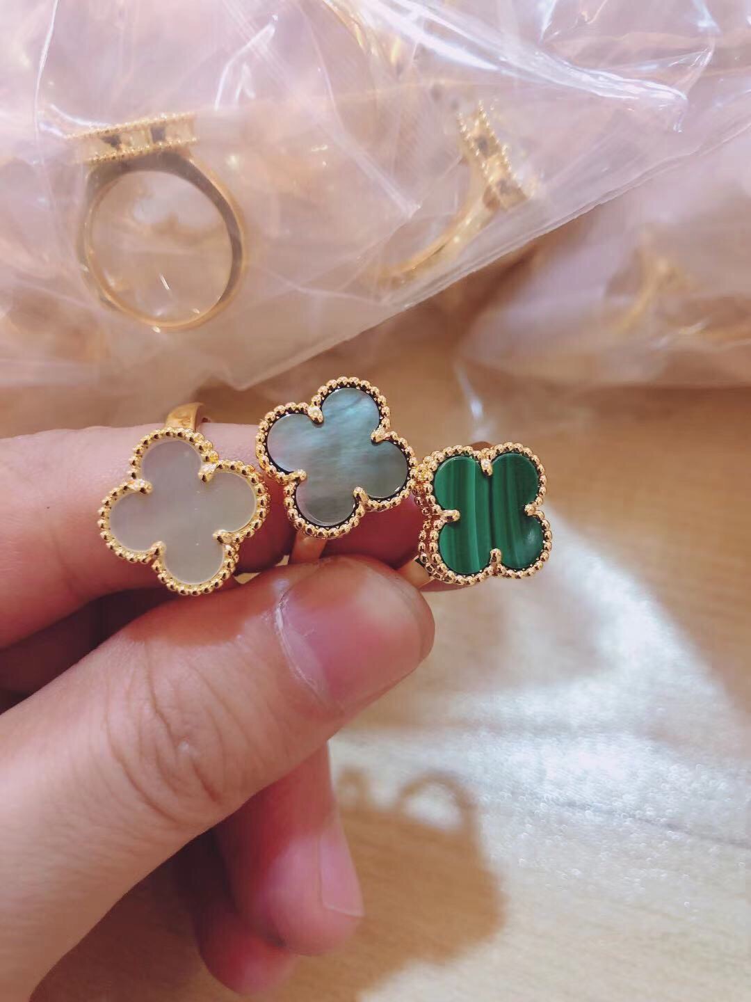 Van Cleef & Arpels ring-108