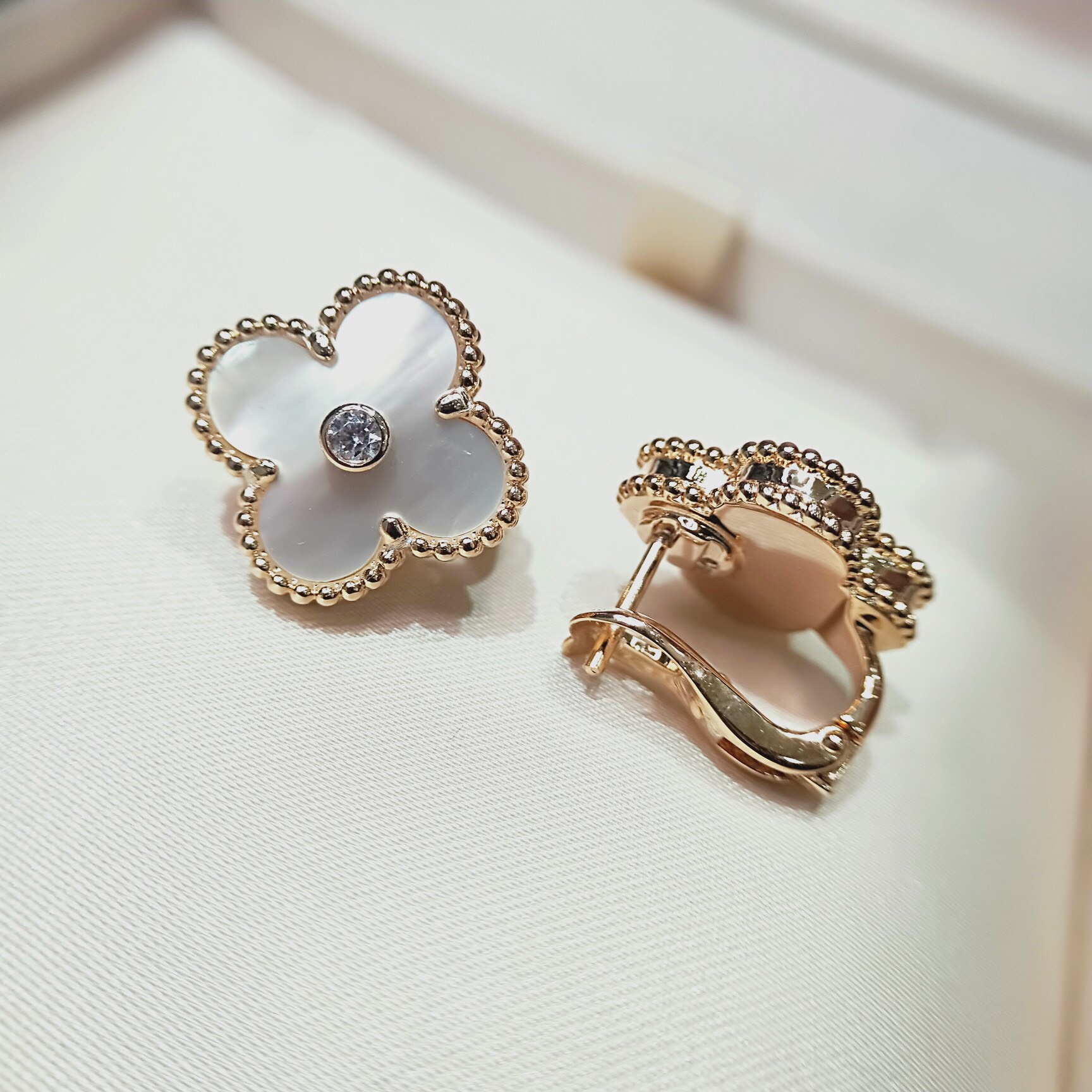 Van Cleef & Arpels earring-113