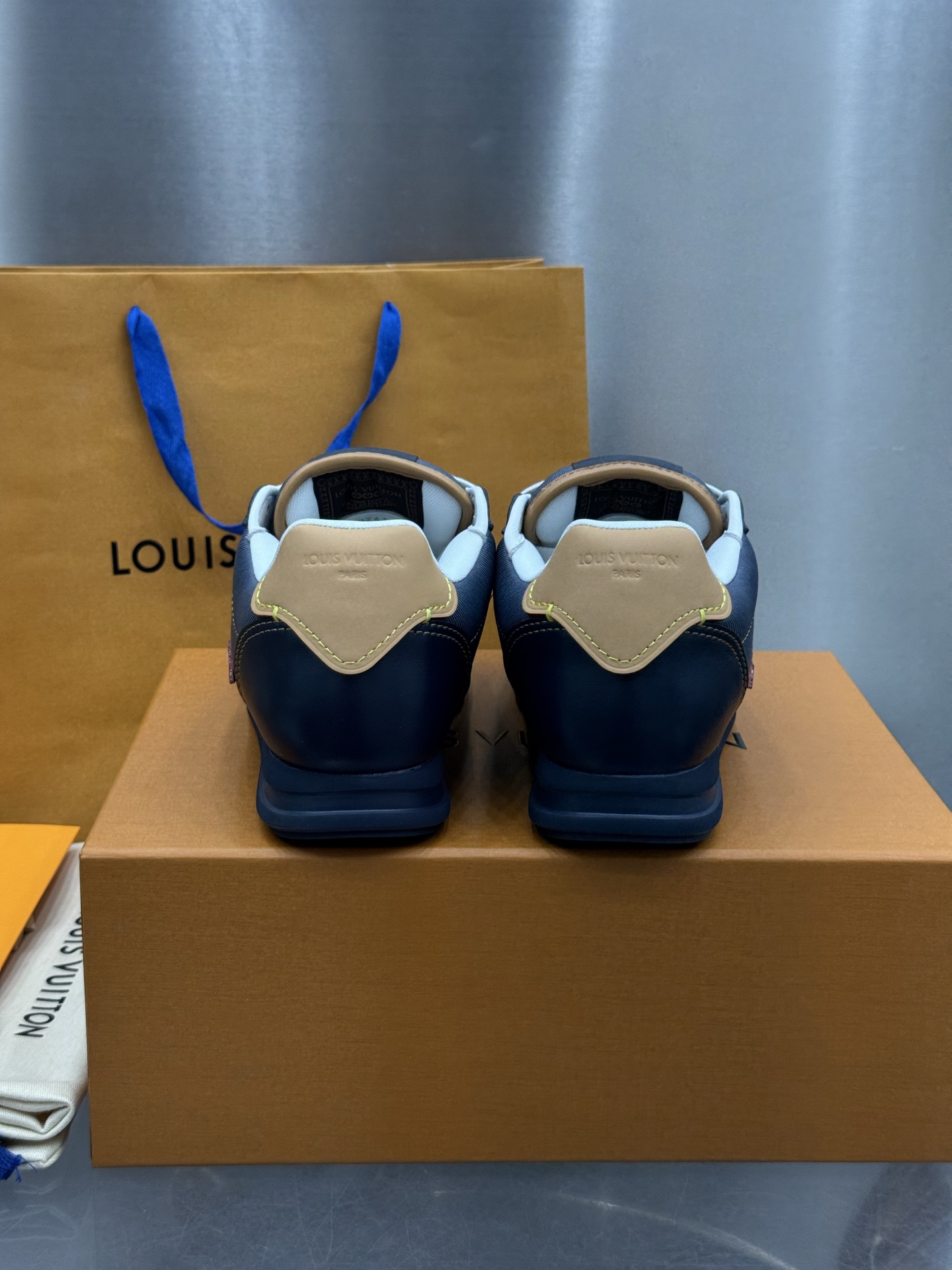 Lv Sneakers-222