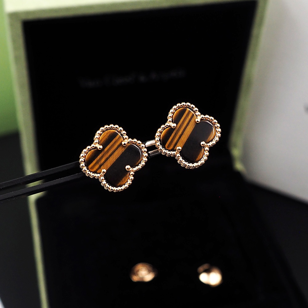 Van Cleef & Arpels earring-48