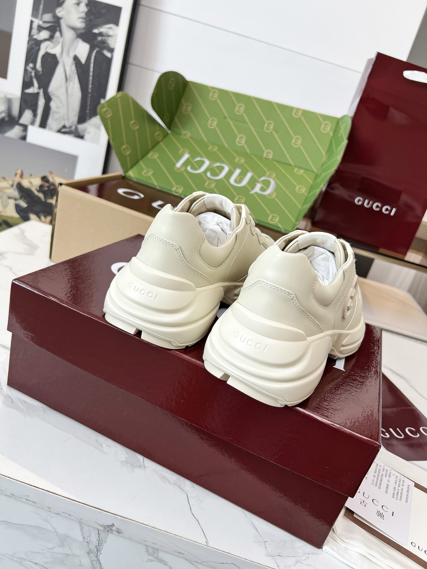 Gucci Sneakers-111